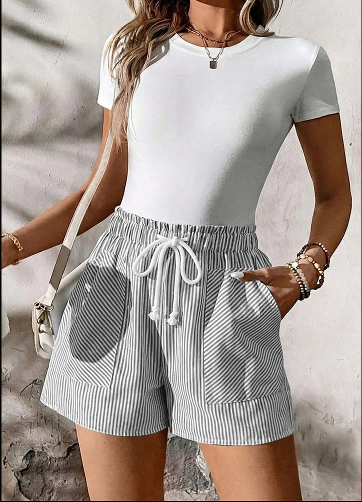 Short rayé gris taille haute à cordon lacé et poches — jambes larges, 75% coton