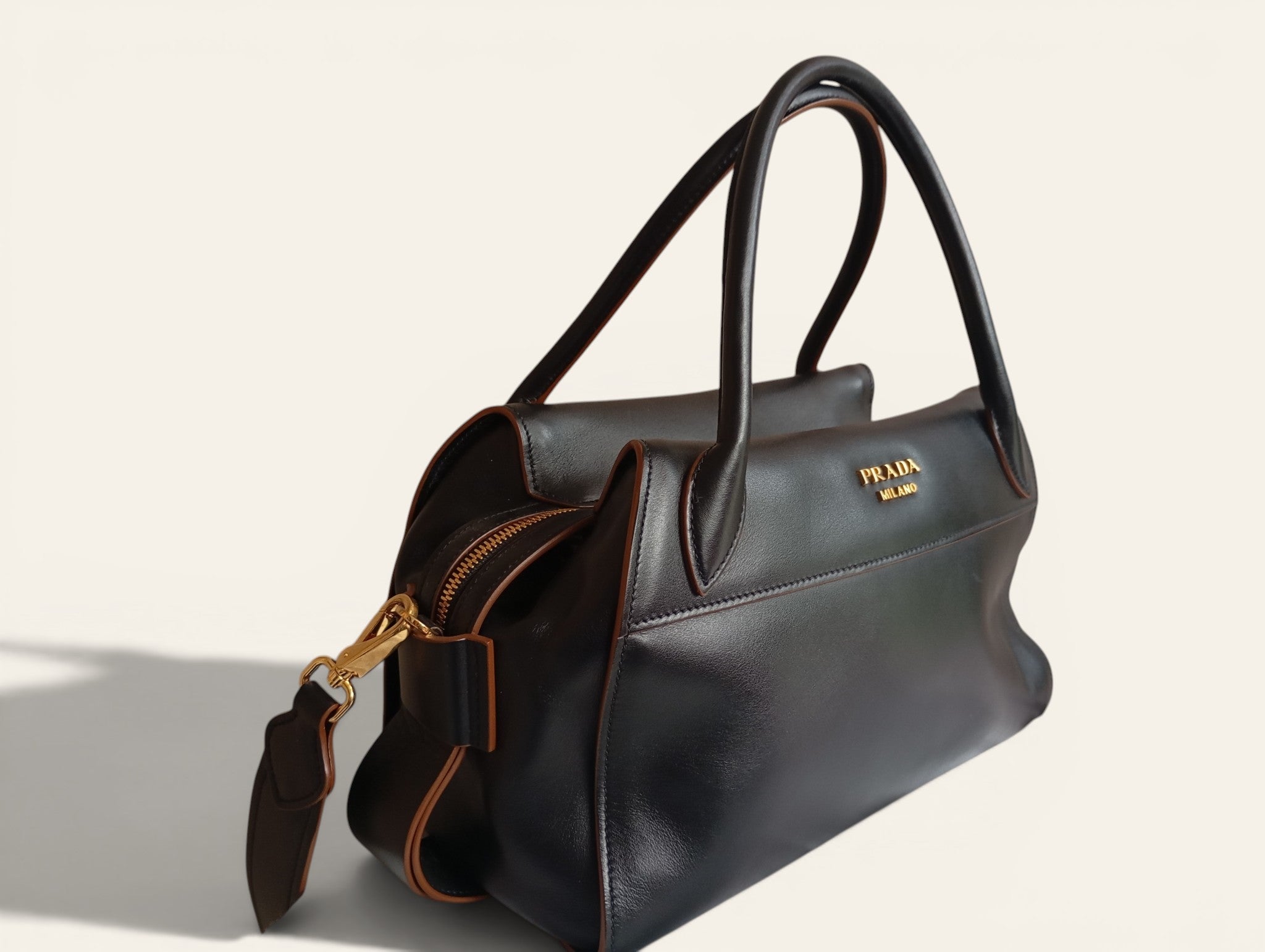 Sac bowling cuir noir & marron — Prada Vitello Phoenix — Très bon état