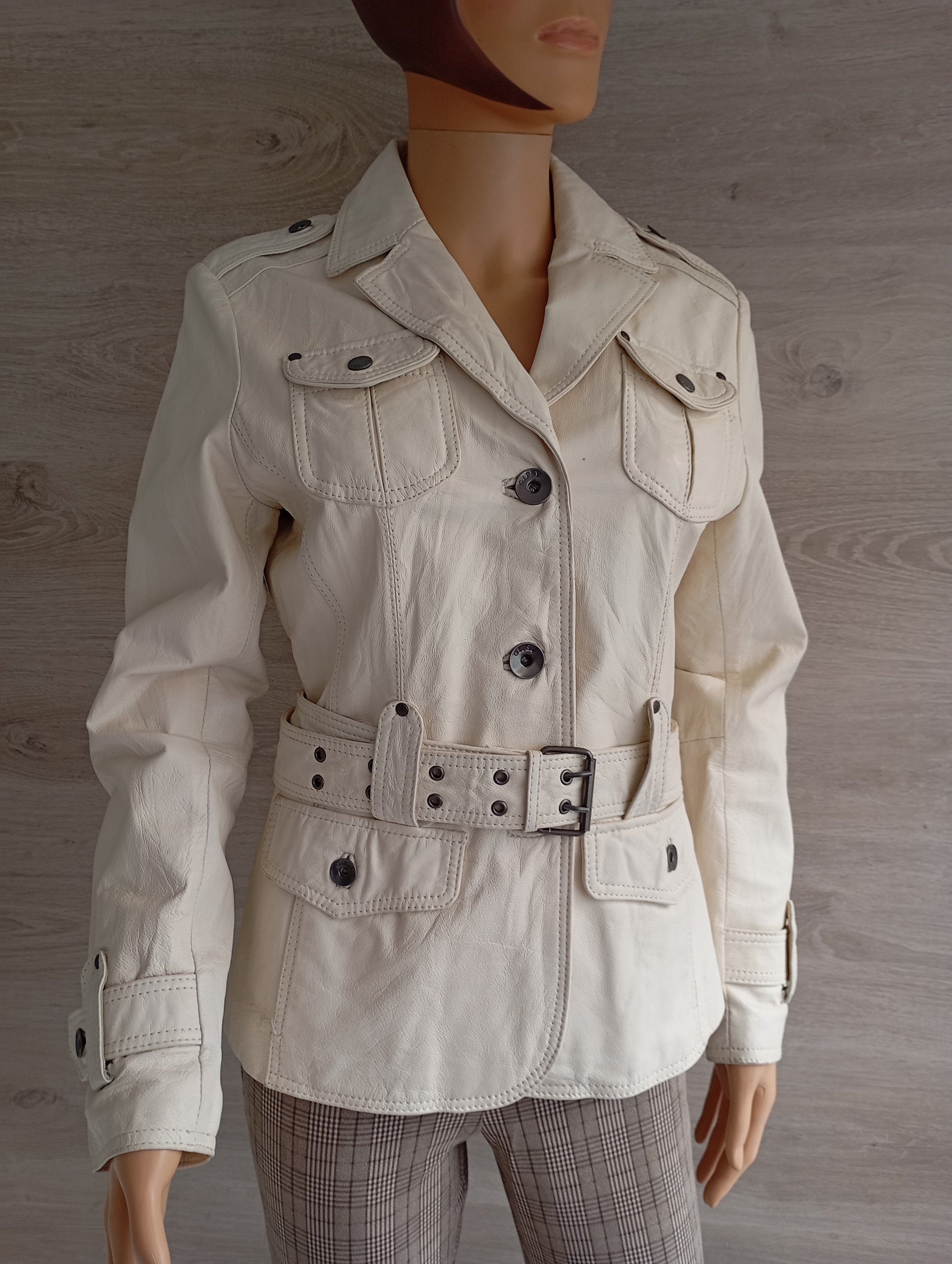 Veste Saharienne en Cuir Véritable Gipsy Mauritius – Coupe Cintrée Écru – Taille M