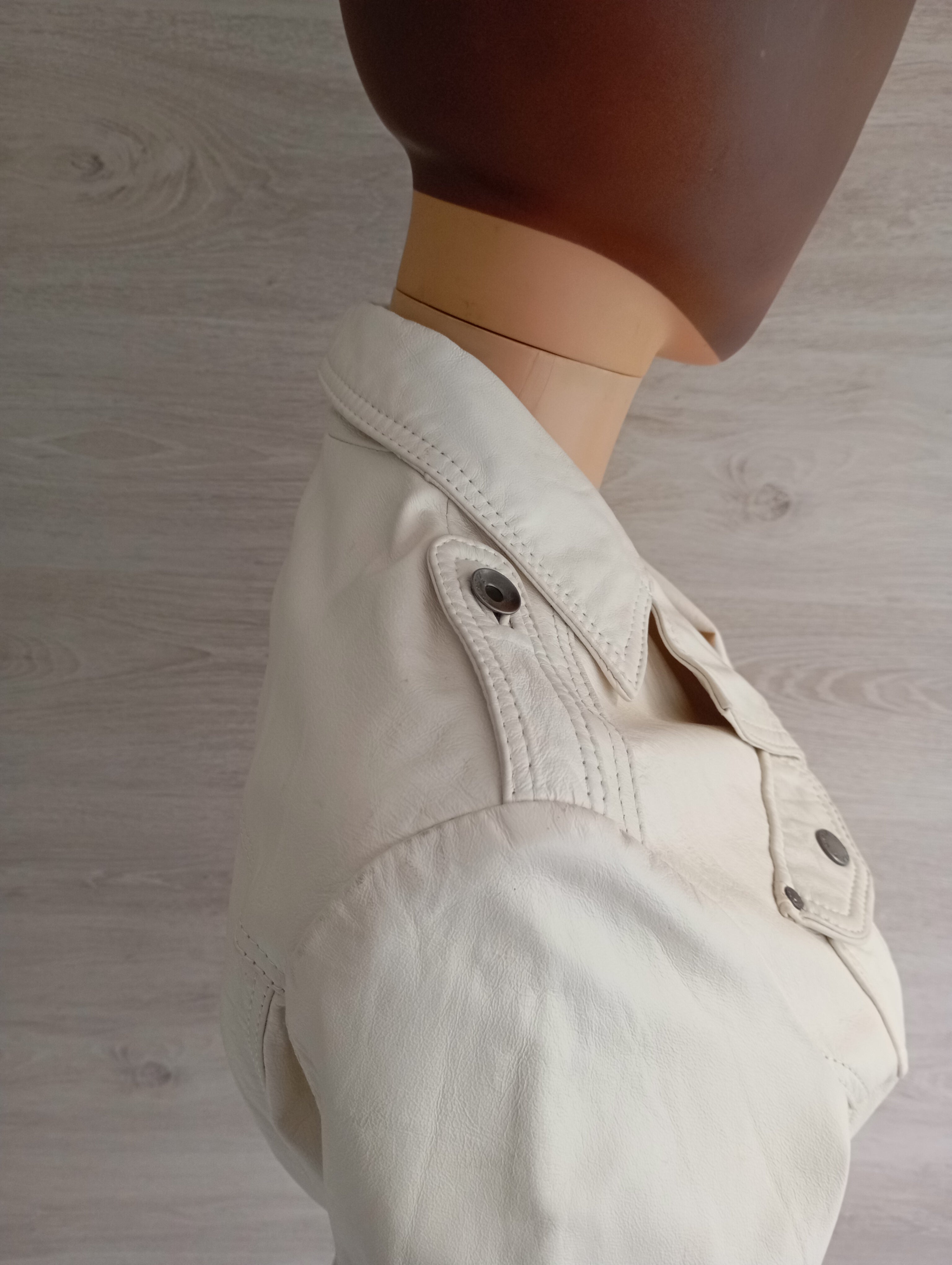 Veste Saharienne en Cuir Véritable Gipsy Mauritius – Coupe Cintrée Écru – Taille M