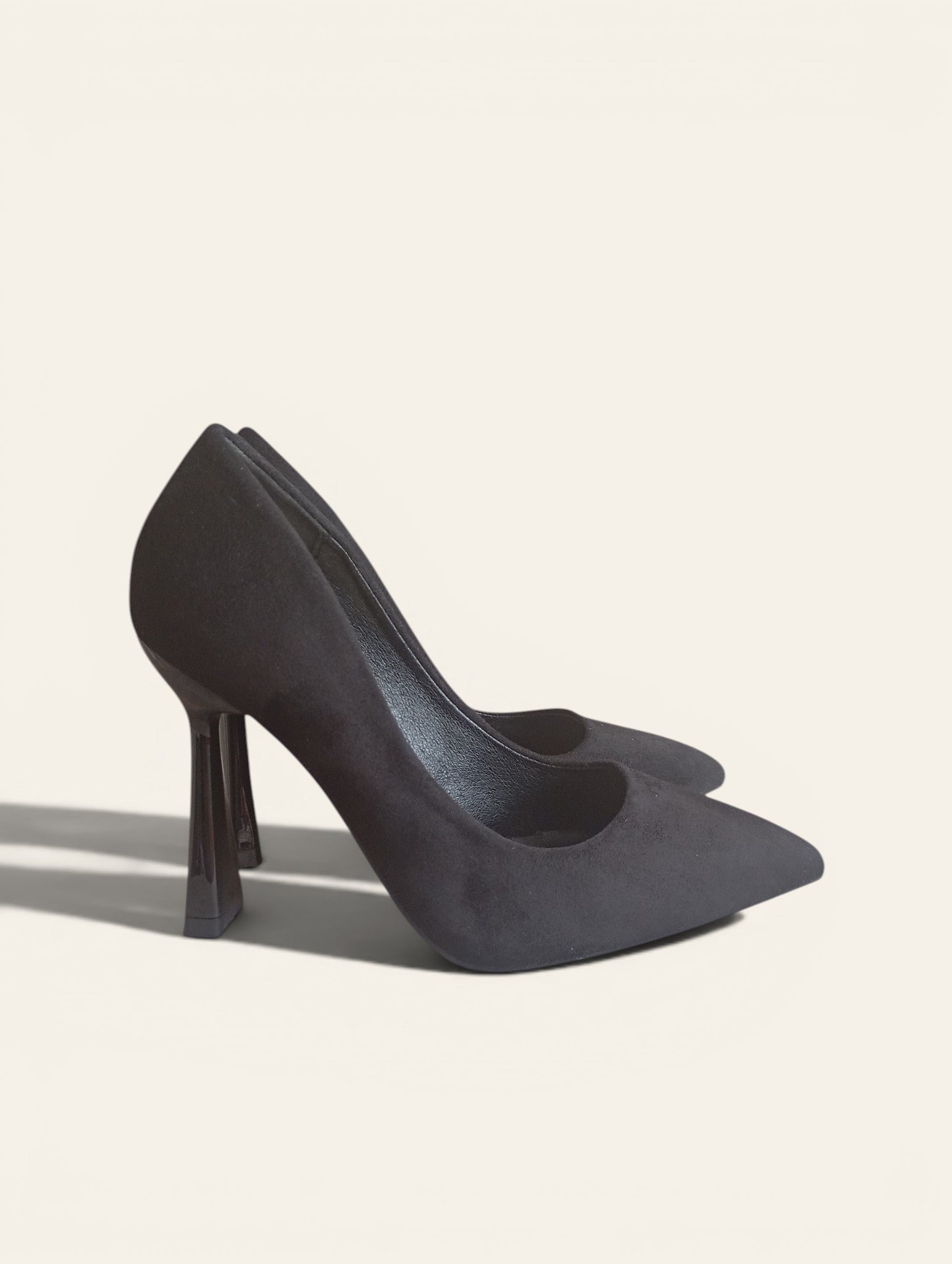 Escarpins Azarey Talon Sculptural – Aspect Suédé Noir – Pointure 35