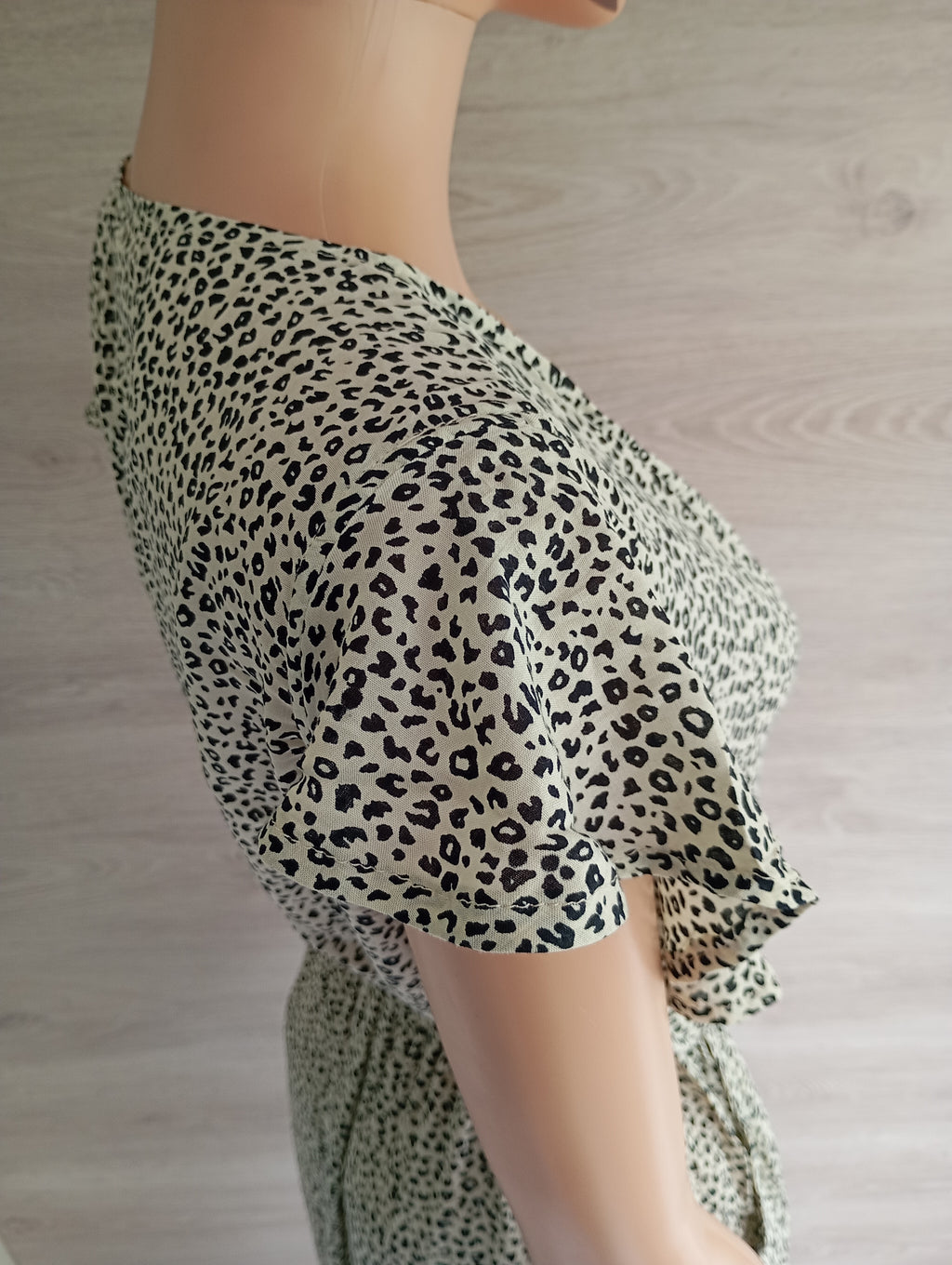 Robe Courte Imprimé Léopard à Volants Brant – Neuve avec Étiquette Taille M/L