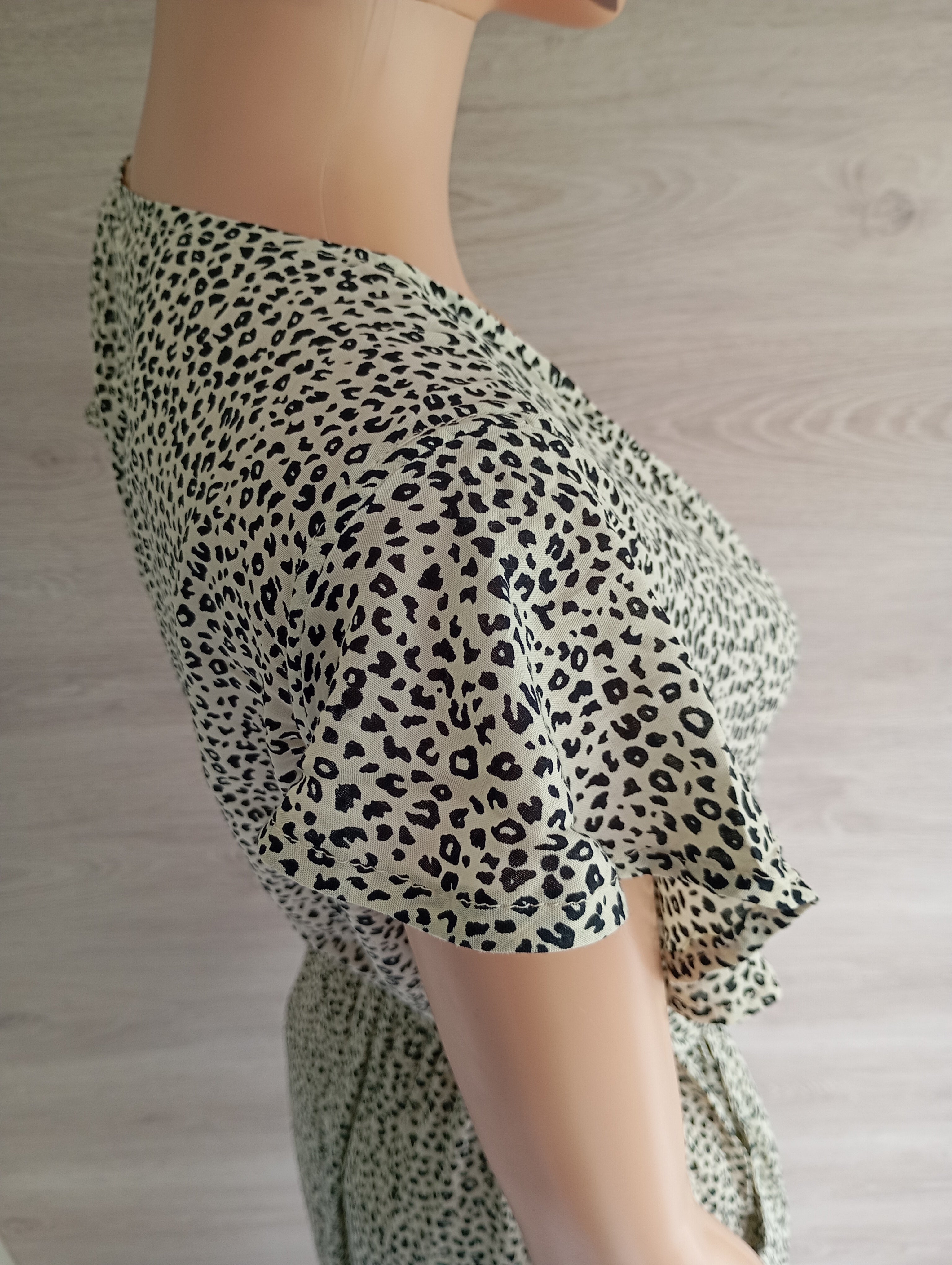 Robe Courte Imprimé Léopard à Volants Brant – Neuve avec Étiquette Taille M/L
