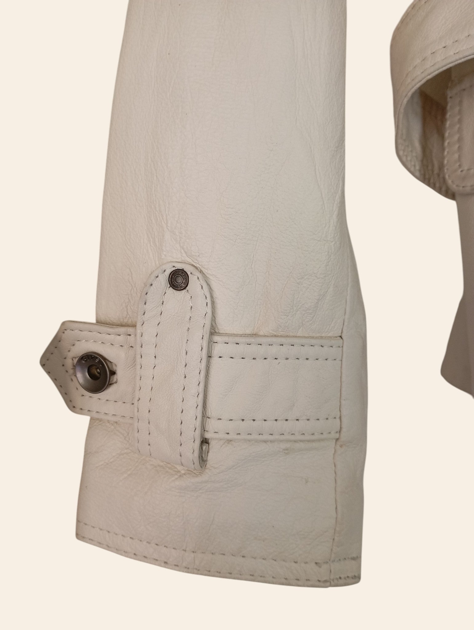Veste Saharienne en Cuir Véritable Gipsy Mauritius – Coupe Cintrée Écru – Taille M