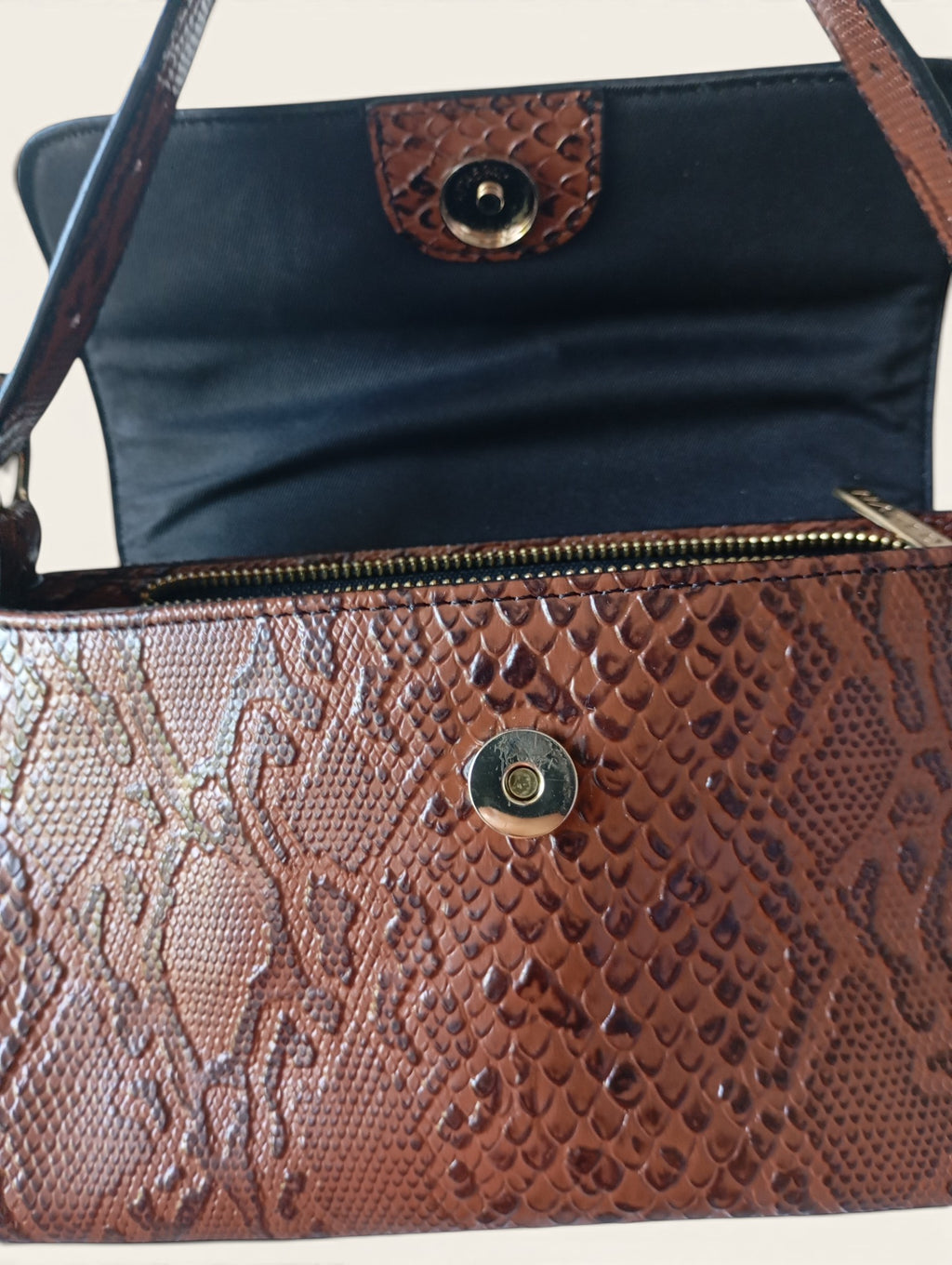 Nakedvice Melbourne — The Dani Snake Print Bag | Sac baguette cuir python Y2K