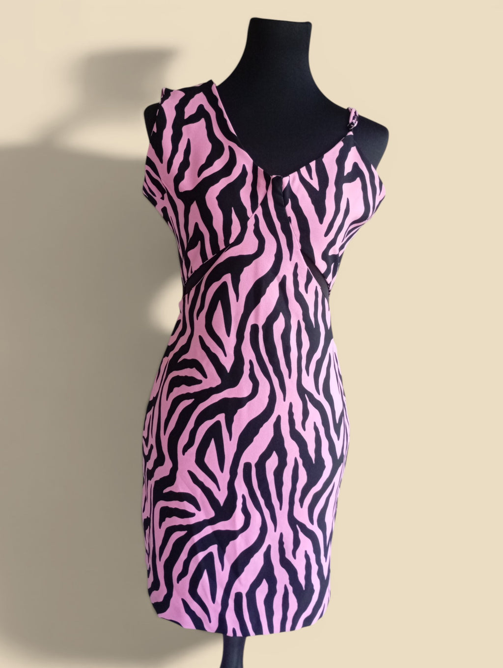 Superbe robe Calliope – Taille M - Fushia et noir - motif zébré