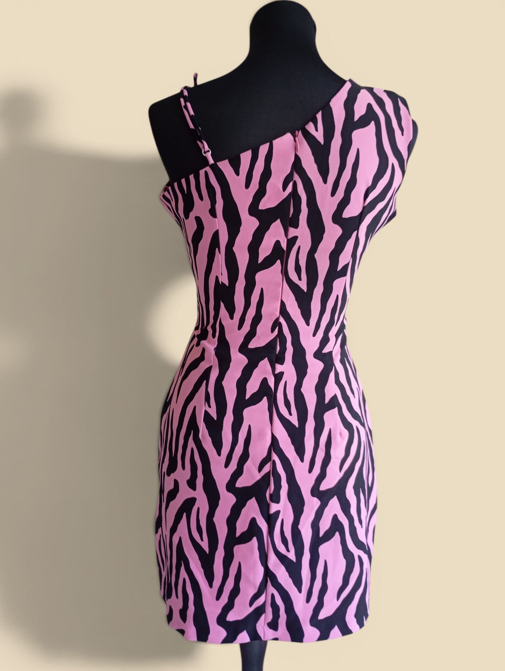 Superbe robe Calliope – Taille M - Fushia et noir - motif zébré