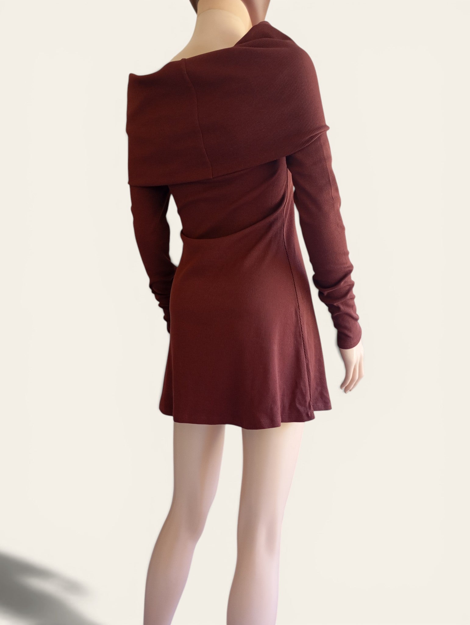 Robe ASOS Design – Bordeaux Terracotta | Col Bardot | Taille 36 (S)