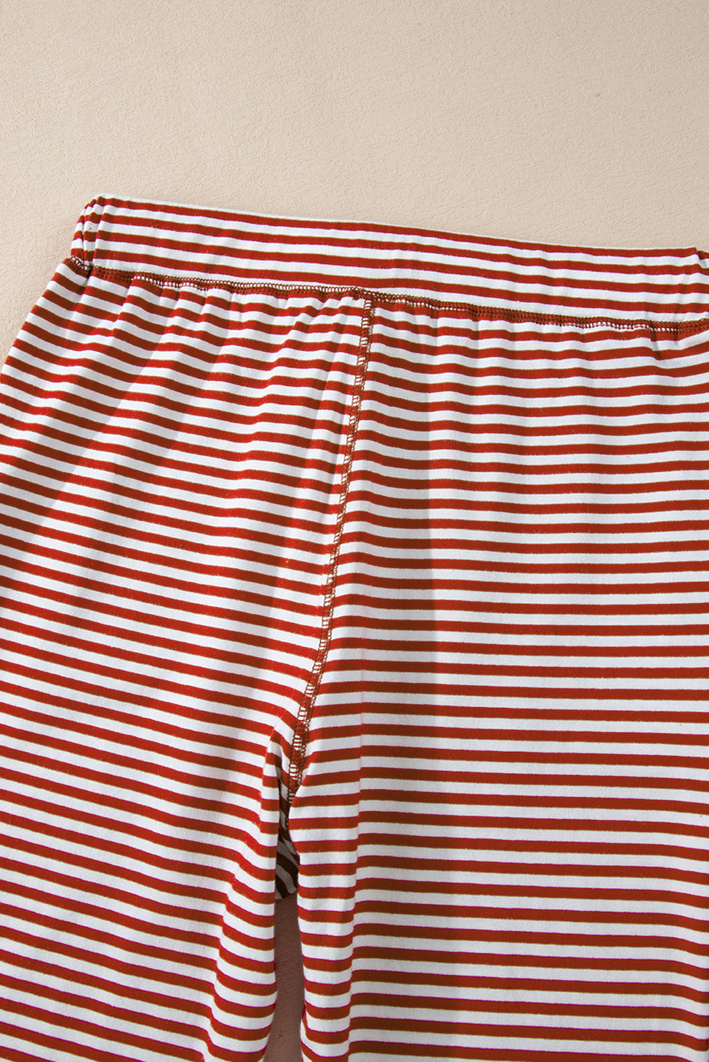 Ensemble loungewear rayures rouges — Top boutonné col en V & pantalon à nœud