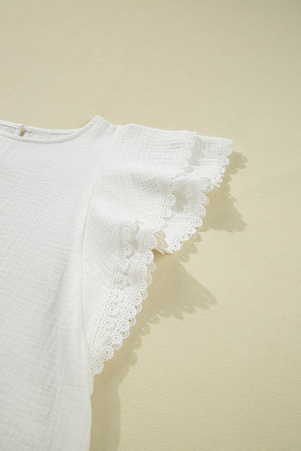 Blouse Blanche Froissée à Volants Superposés