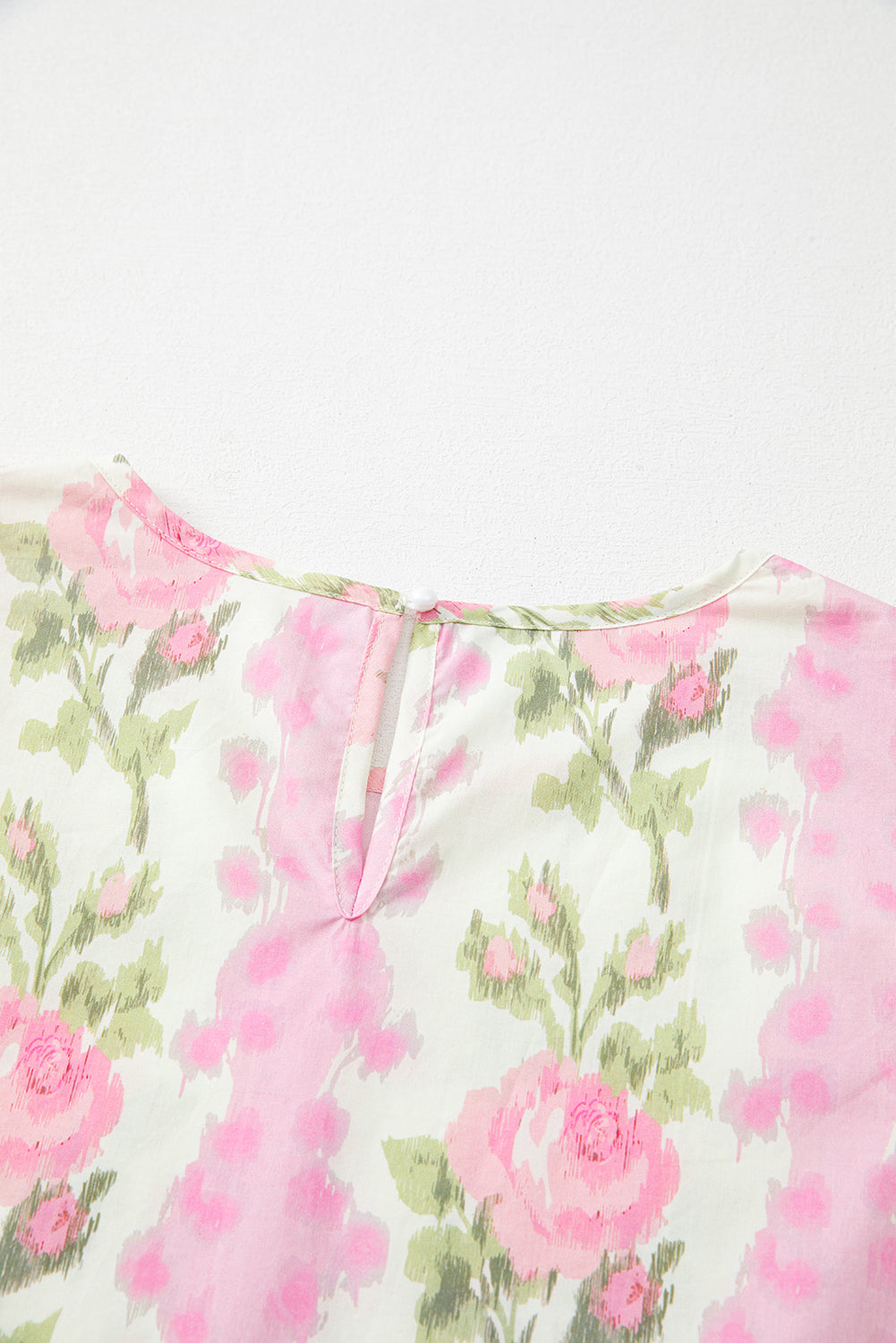 Haut Fleuri Rose – Manches Volantées & Légèreté Estivale