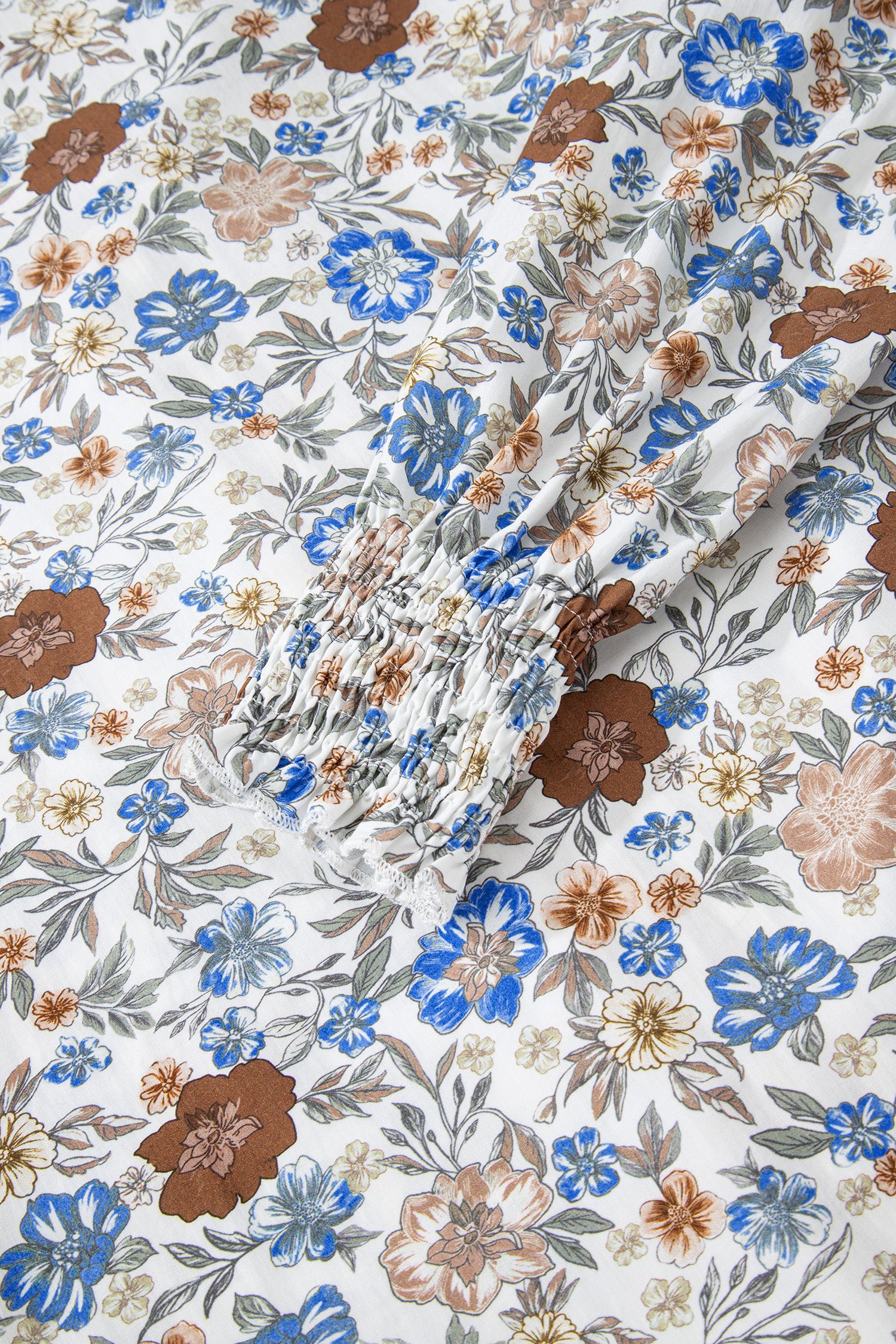 Blouse fleurie à manches longues col en V et bordure vichy — Brun