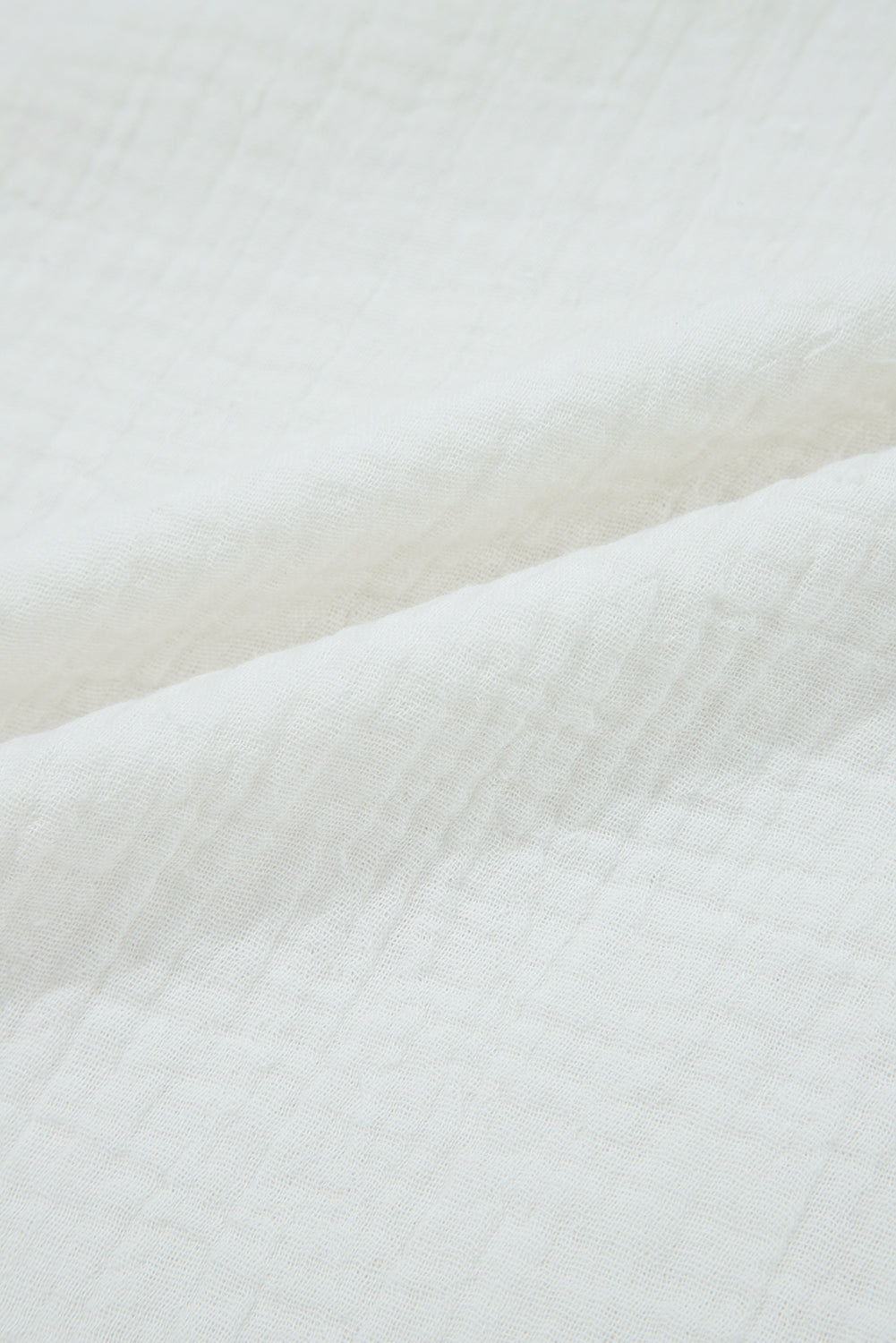 Top Blanc Sans Manches – Col V & Bordure Dentelle Froissée