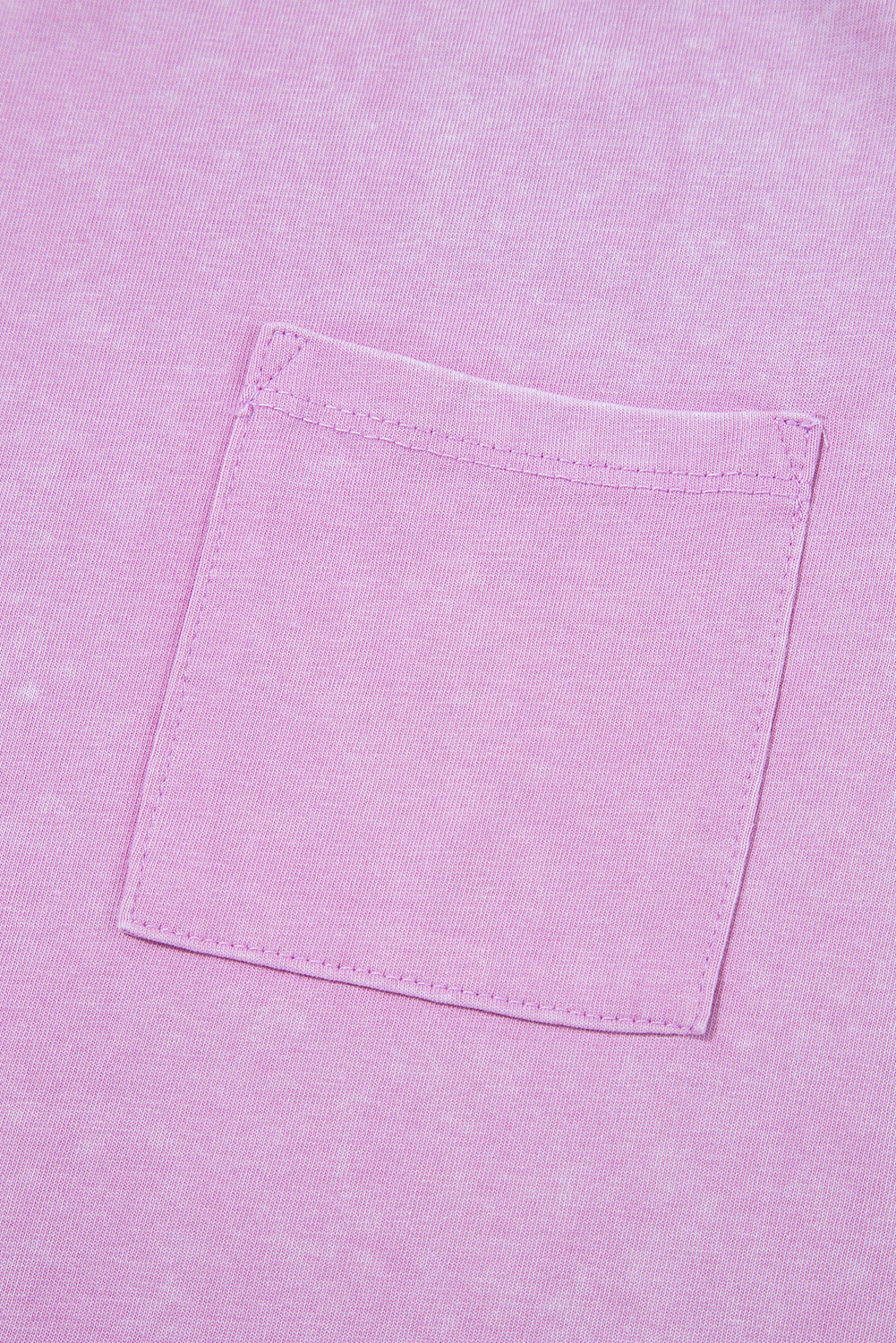 Débardeur lilas mineral wash à poche poitrine en 100% coton