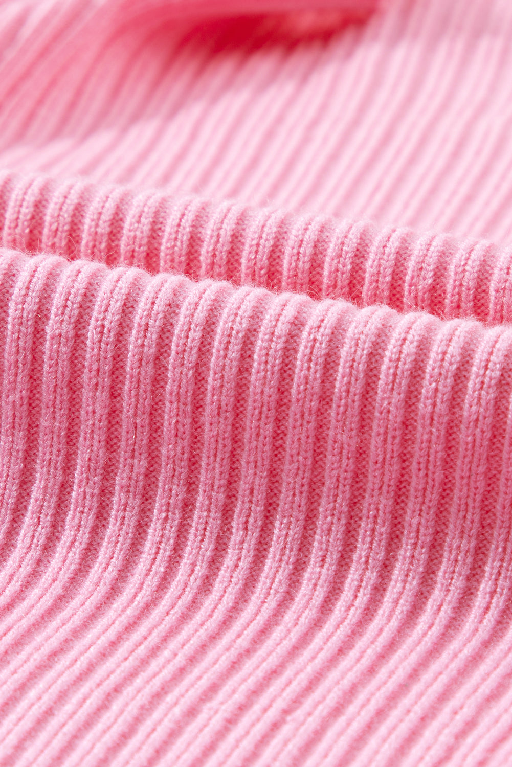 Pull Gris Maille Côtelée – Col Montant, Manches Courtes & Poche Plaquée