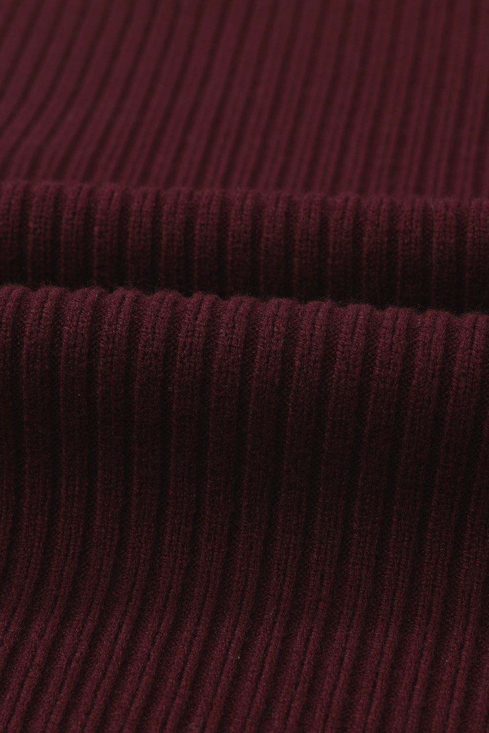 Pull Gris Maille Côtelée – Col Montant, Manches Courtes & Poche Plaquée