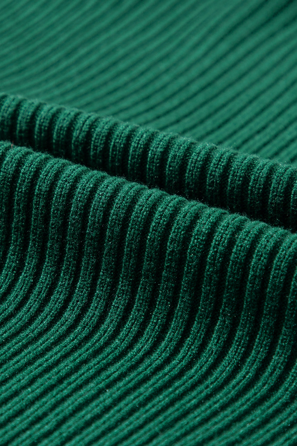Pull Gris Maille Côtelée – Col Montant, Manches Courtes & Poche Plaquée