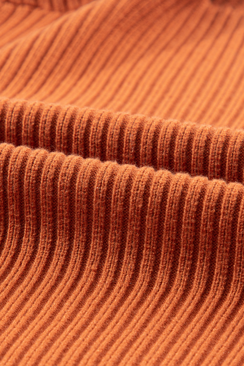 Pull Gris Maille Côtelée – Col Montant, Manches Courtes & Poche Plaquée
