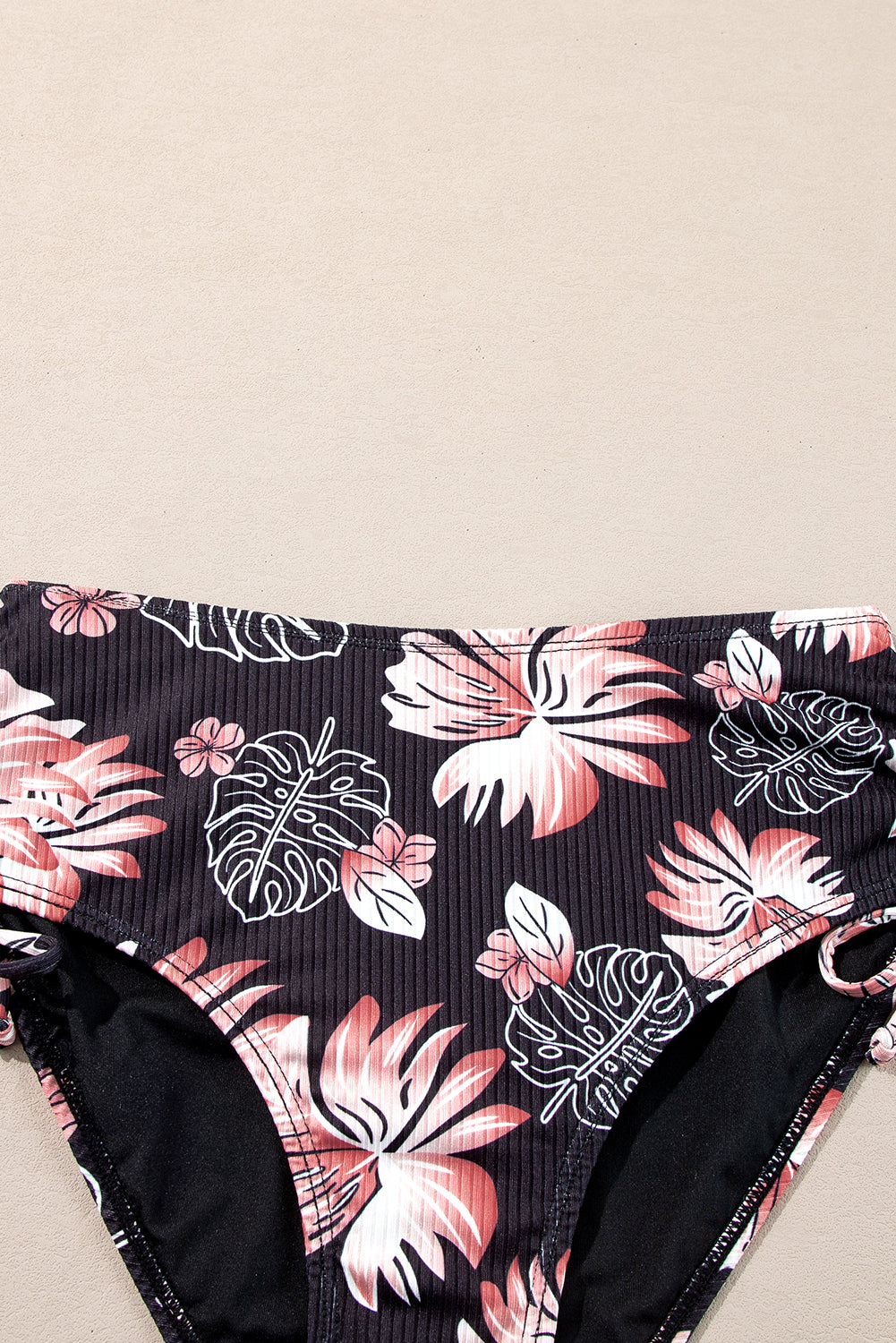 Maillot de bain bikini 2 pièces noir côtelé taille haute — haut col V dos nu et bas taille haute