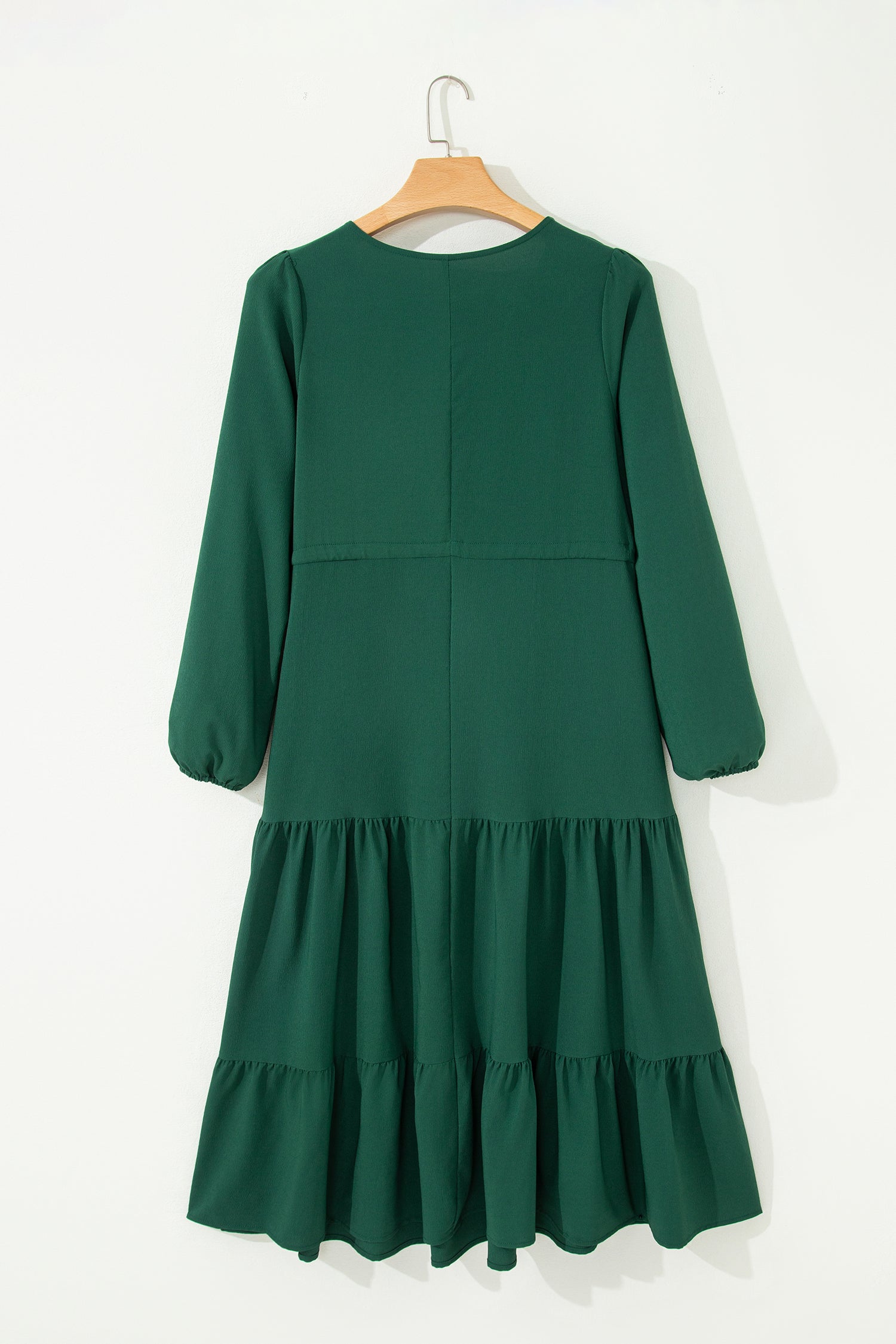 Robe mini vert canton à col V boutonné, bordure contrasée et manches bracelet nouées
