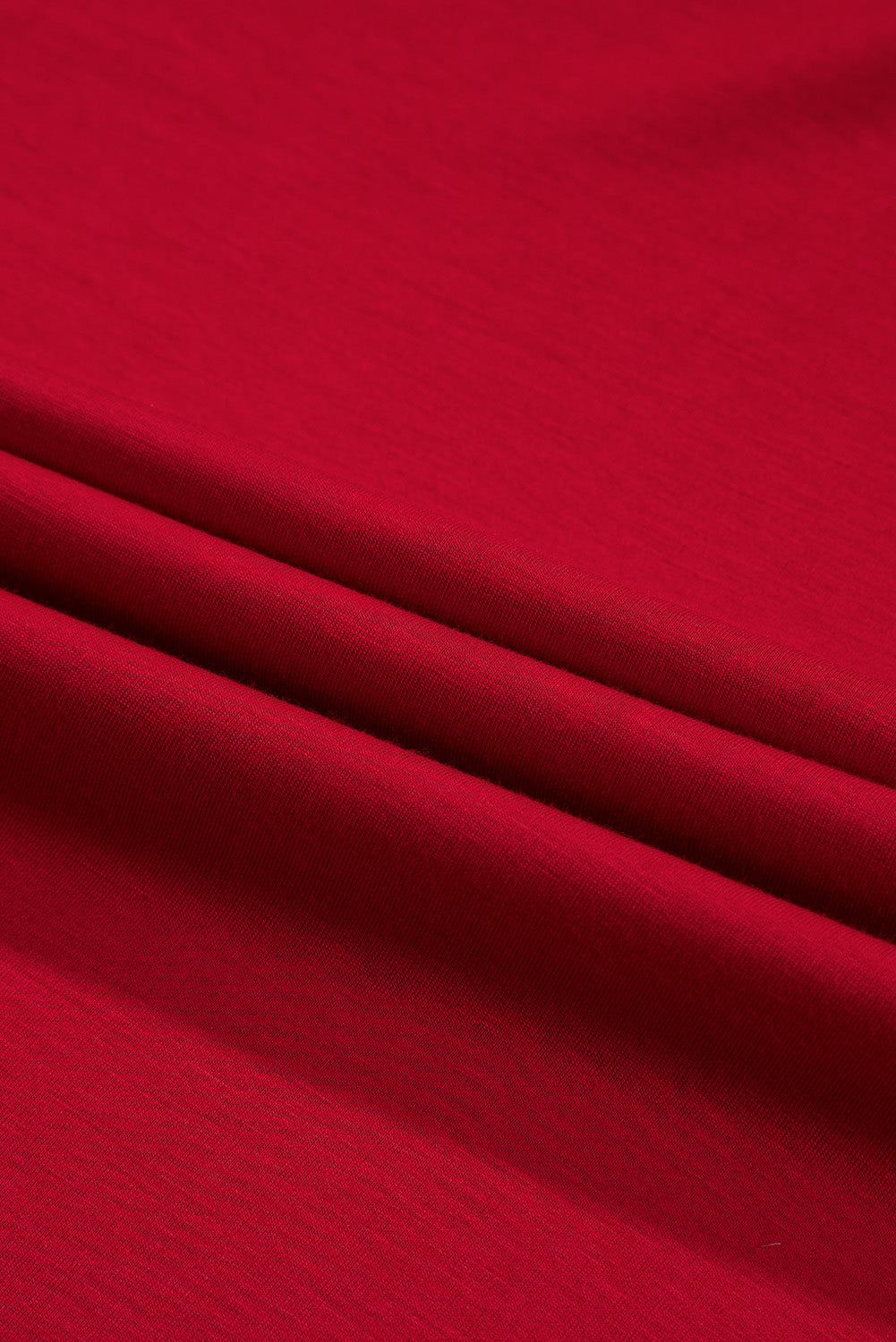 Robe midi ajustée-évasée à manches bouffantes et fronces à la taille — rouge ardent / noir