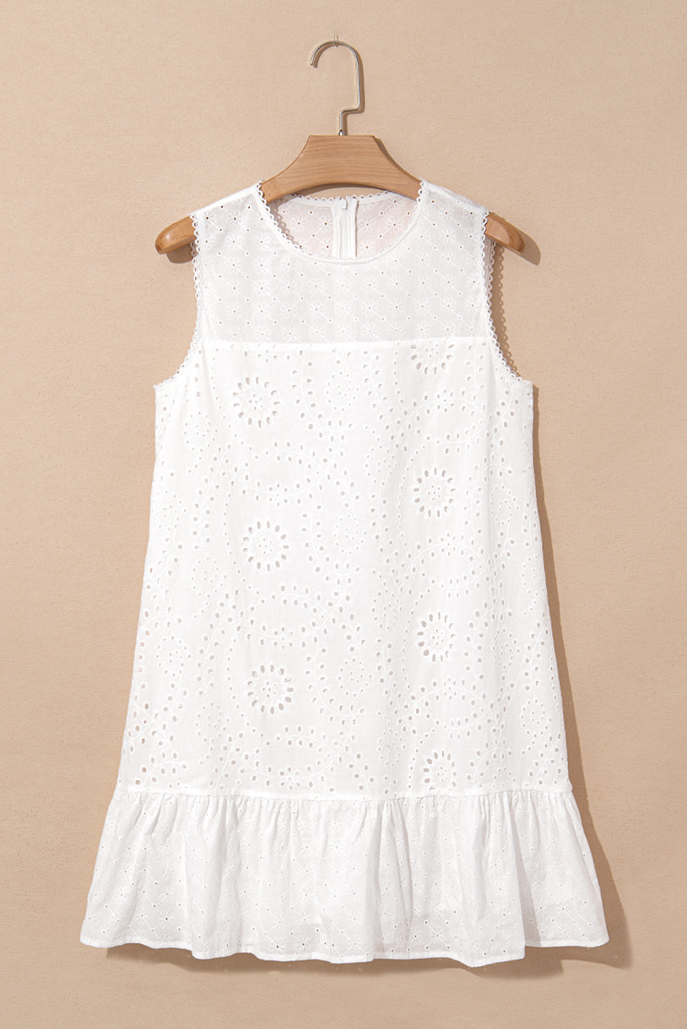 Robe Droite Blanche à Broderie Anglaise Ajourée Sans Manches