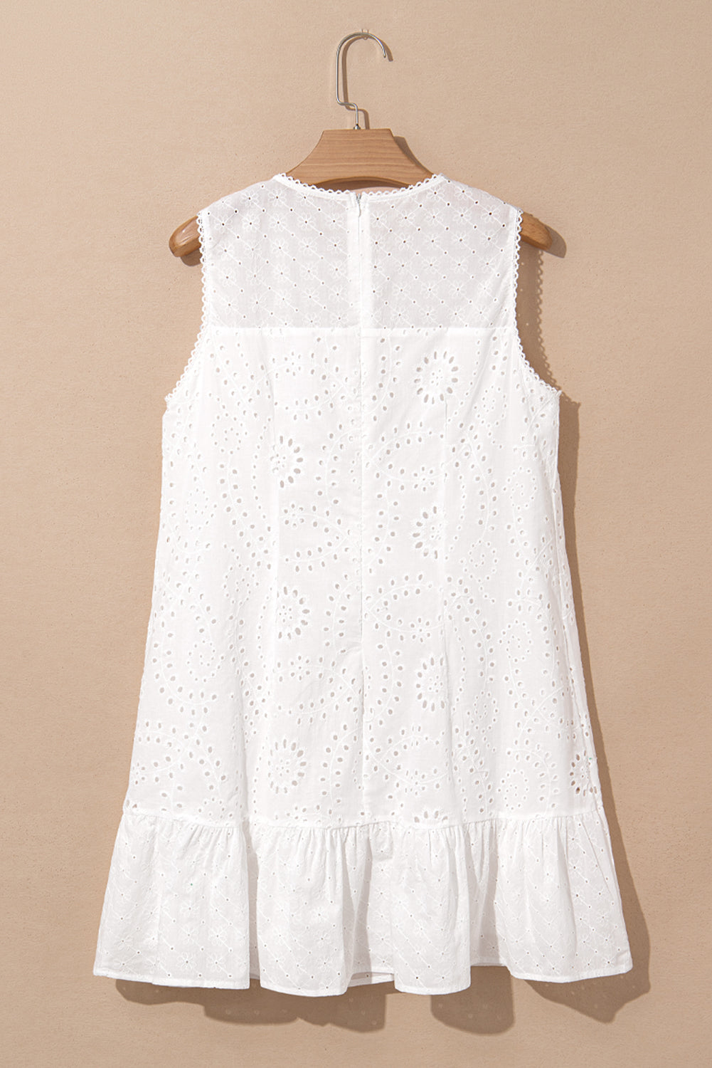 Robe Droite Blanche à Broderie Anglaise Ajourée Sans Manches