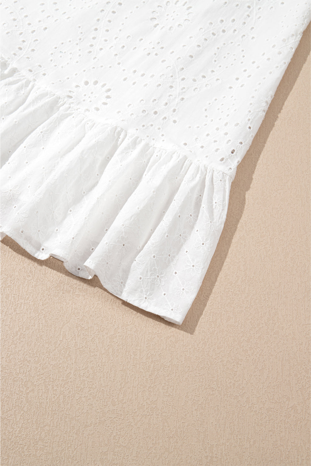 Robe Droite Blanche à Broderie Anglaise Ajourée Sans Manches
