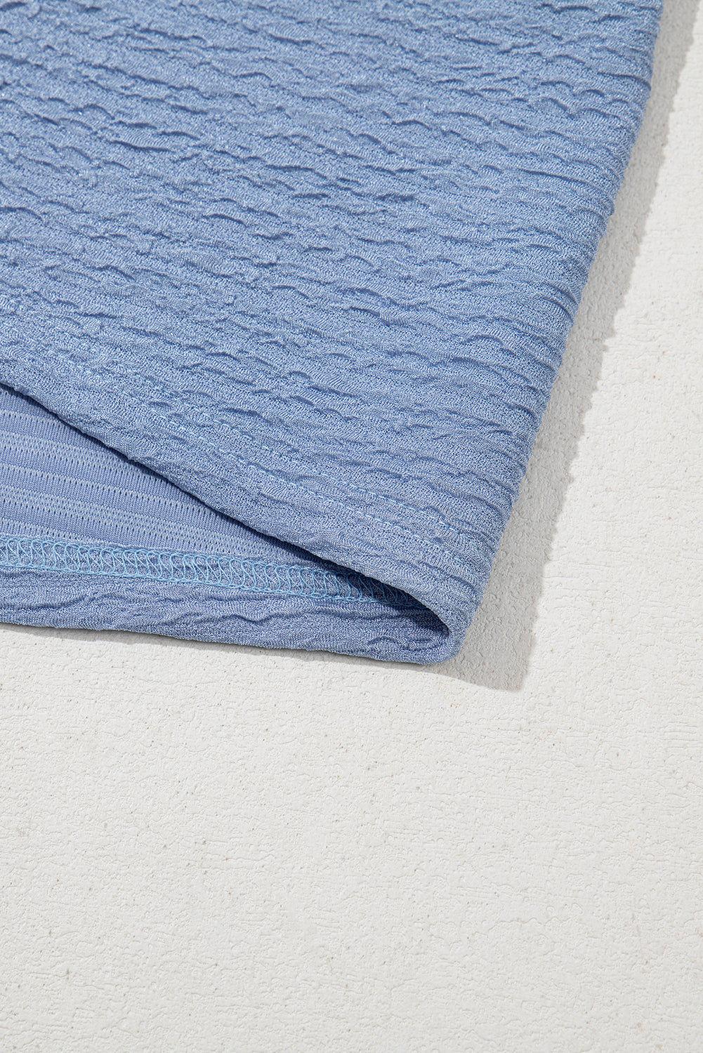 Robe mini sans manches en dentelle texturée — Noir, Bleu, Rose