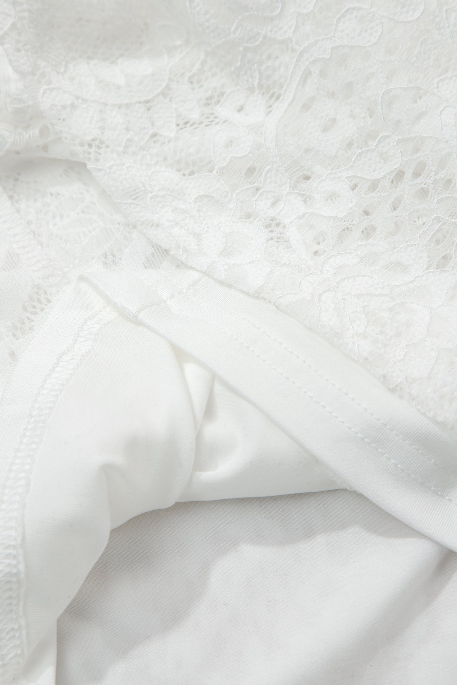 Robe longue en dentelle florale à bretelles à nouer — blanc