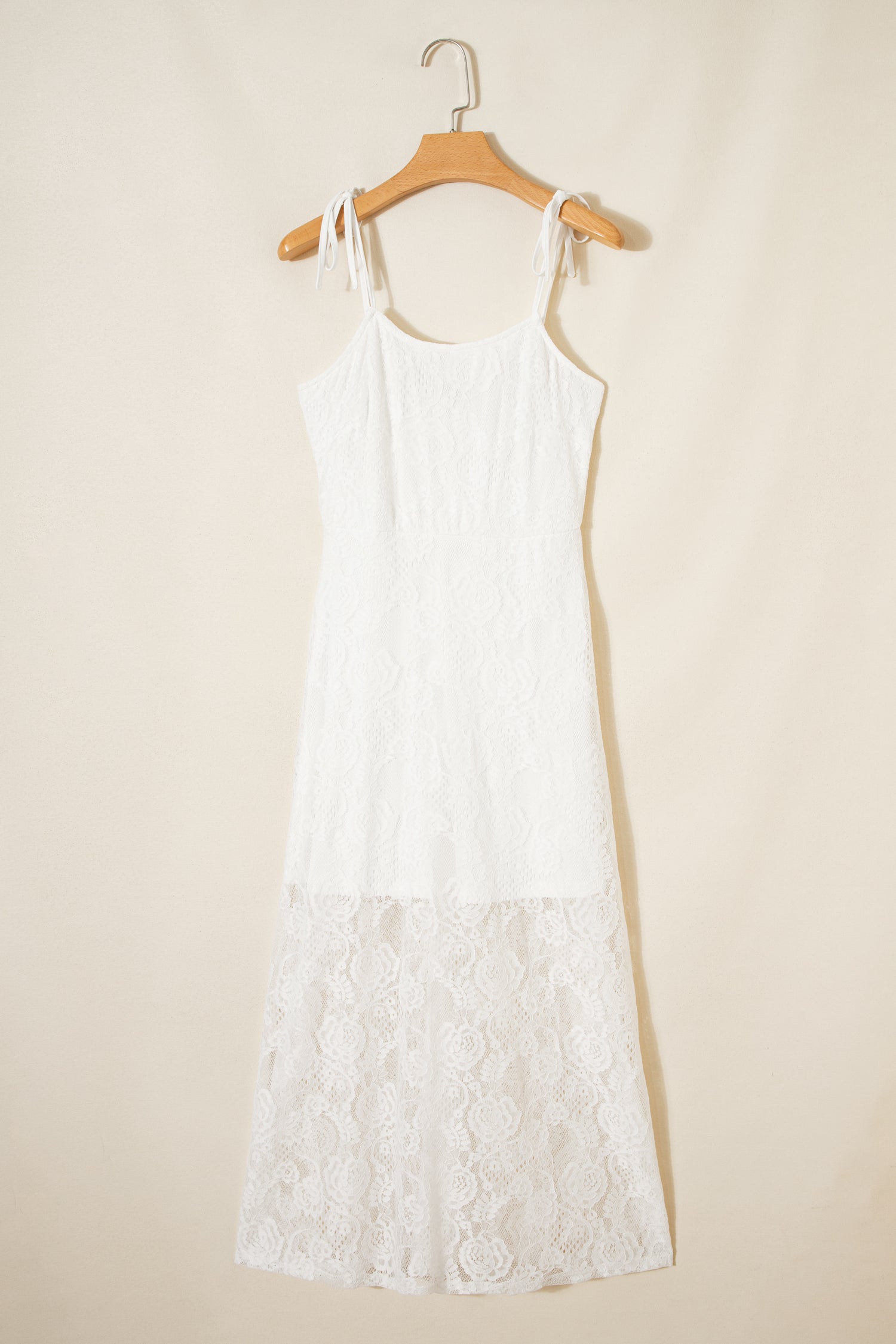 Robe longue en dentelle florale à bretelles à nouer — blanc