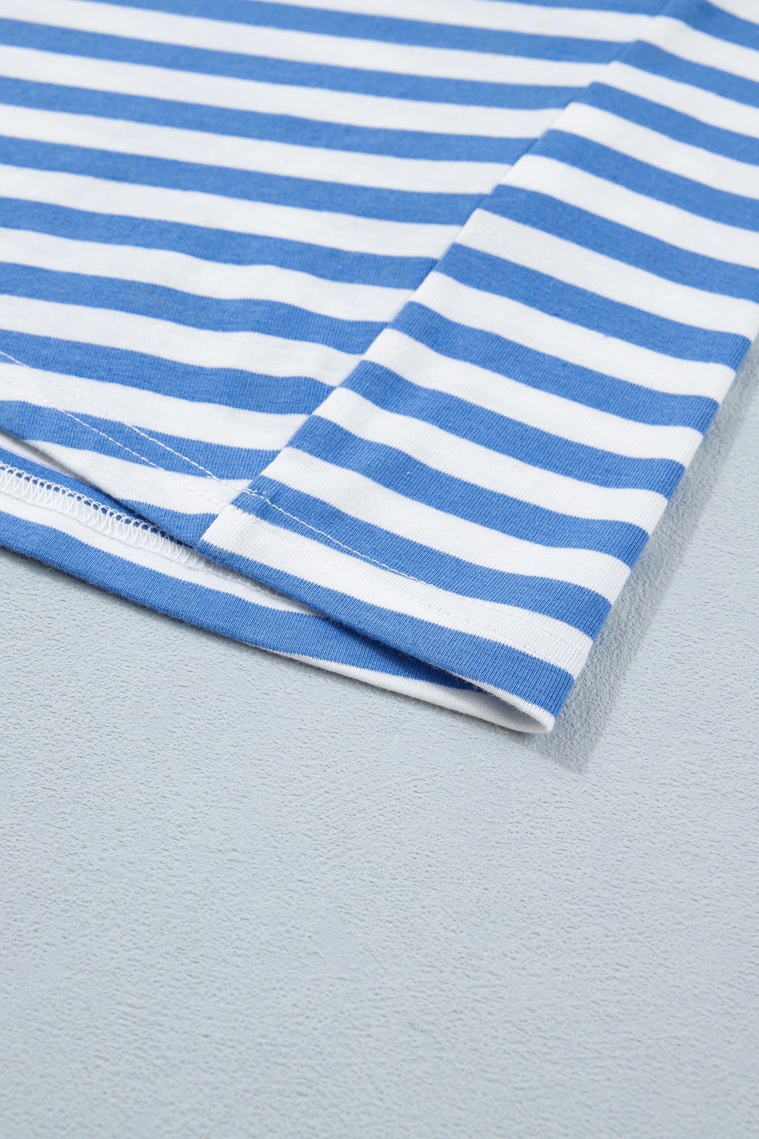 Robe T-shirt Mini Marinière – Rayures Bleu Ciel & Blanc, Nœud