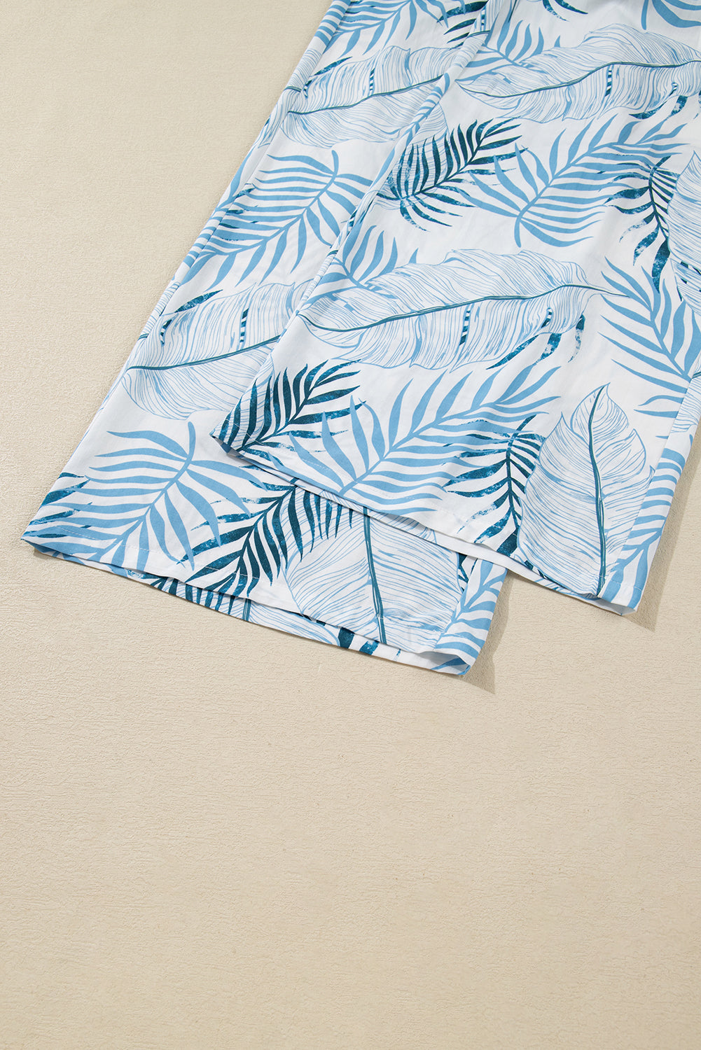 Pantalon large à imprimé botanique bleu ciel et taille froncée