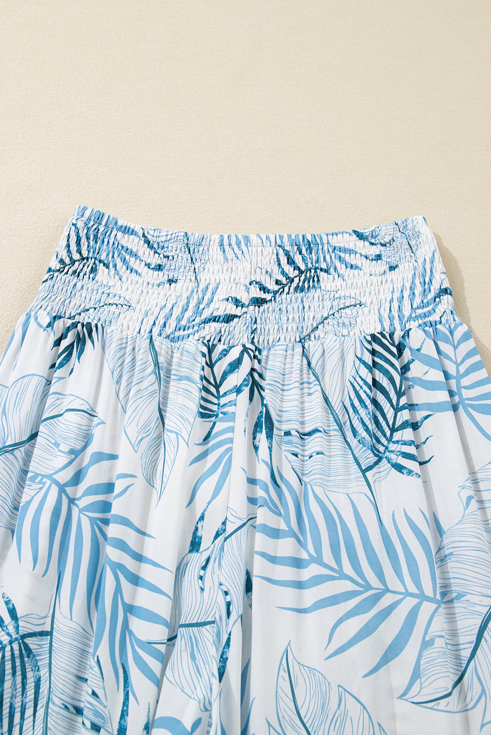 Pantalon large à imprimé botanique bleu ciel et taille froncée