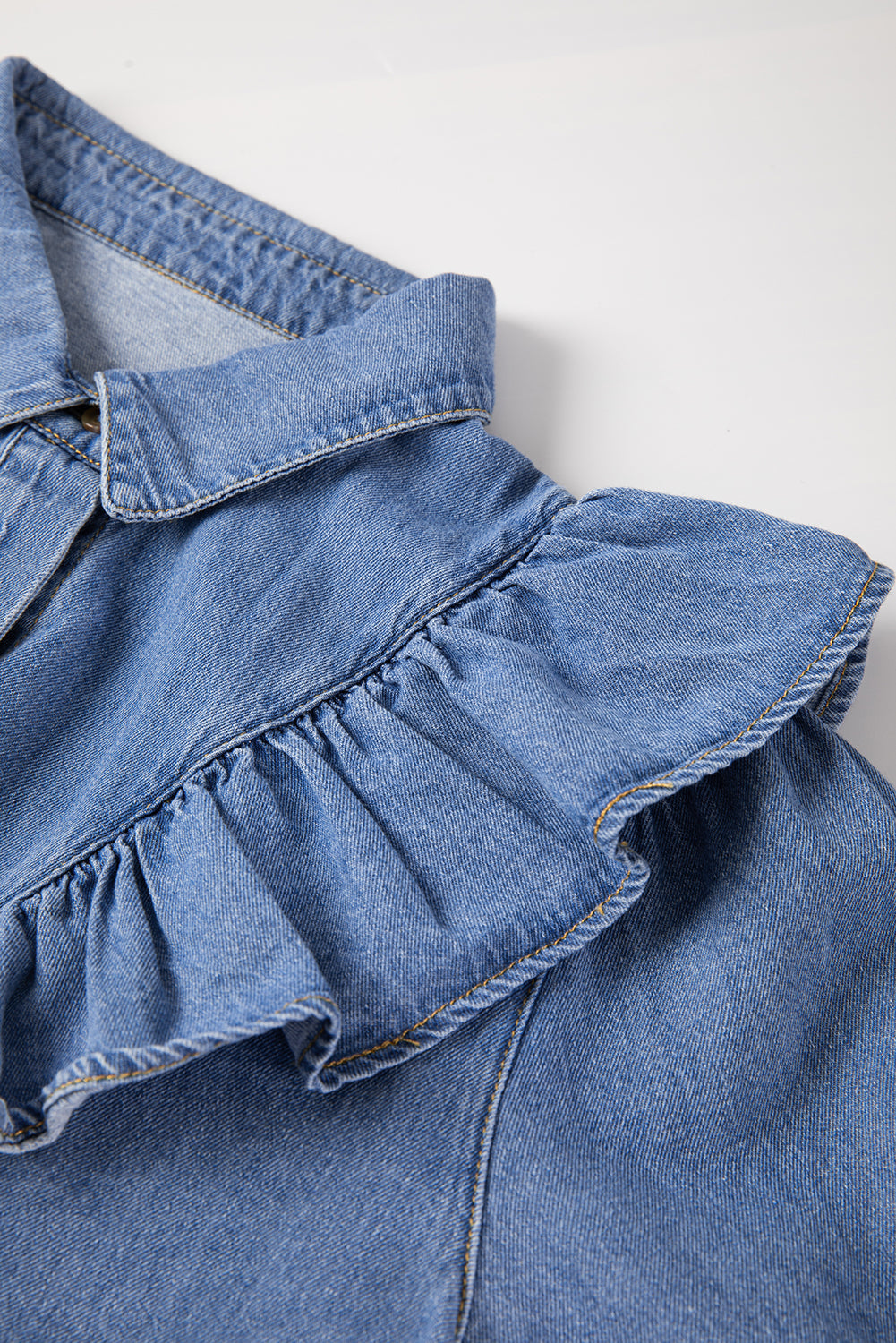 Chemisier Denim Bleu Crépuscule – Manches Longues & Volants