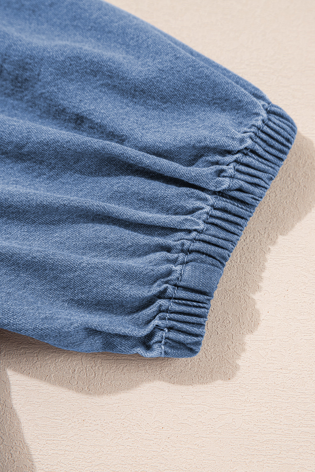 Chemise en Jean Péplum — Manches Bouffantes et Nœuds Papillon, Bleu Crépuscule