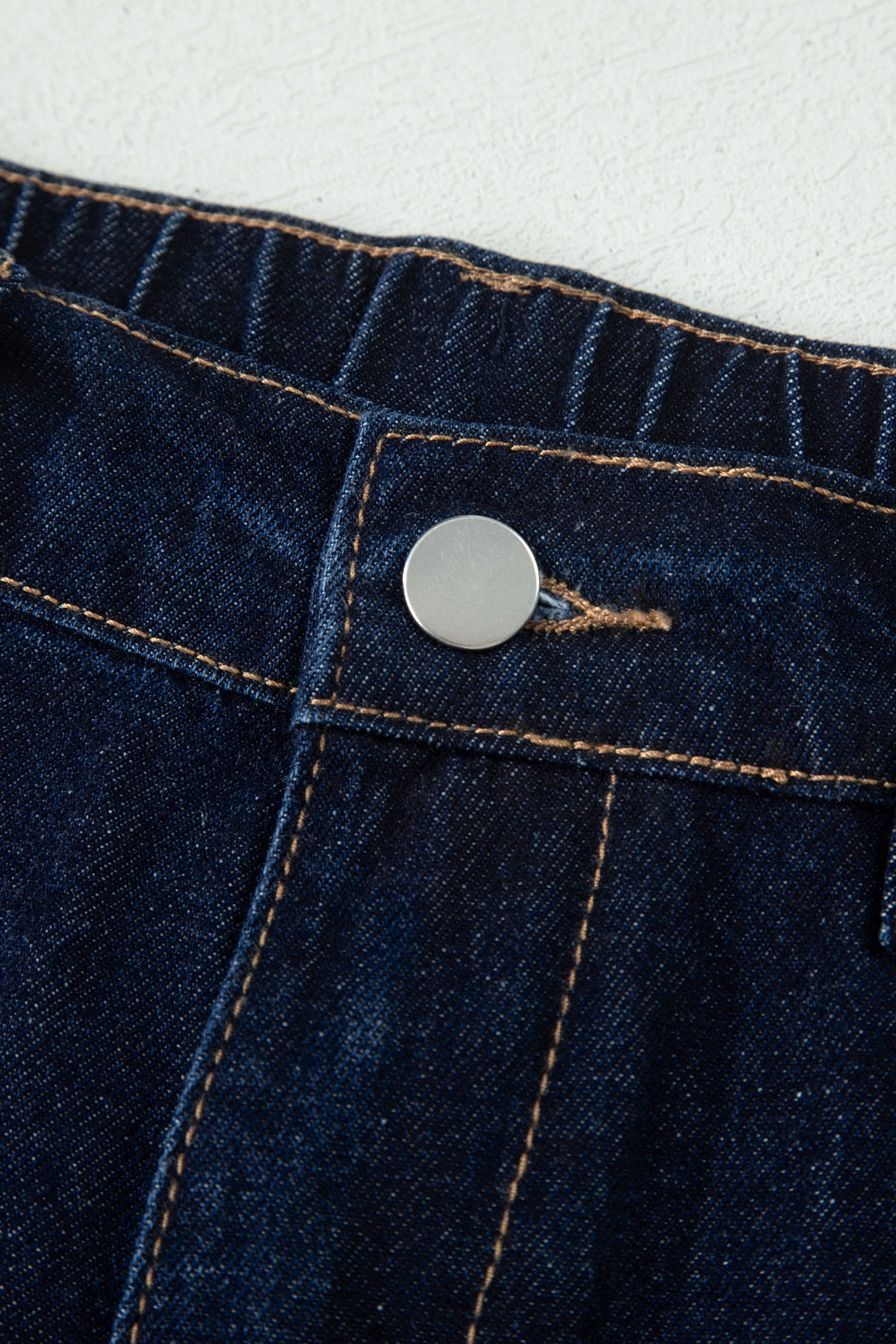 Short en jean à bordure festonnée — Bleu marine