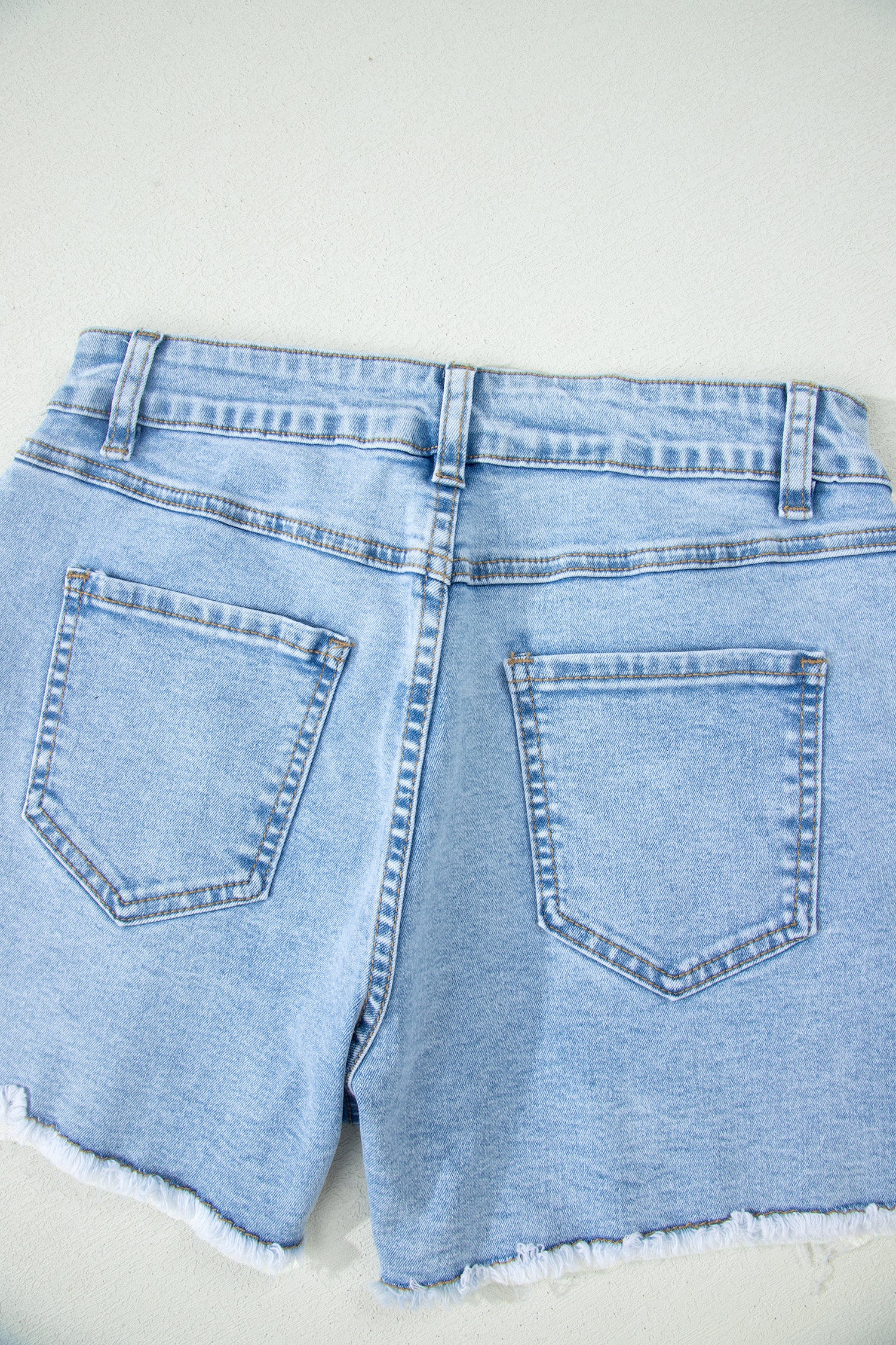 Short en jean taille haute effiloché — Bleu myosotis délavé