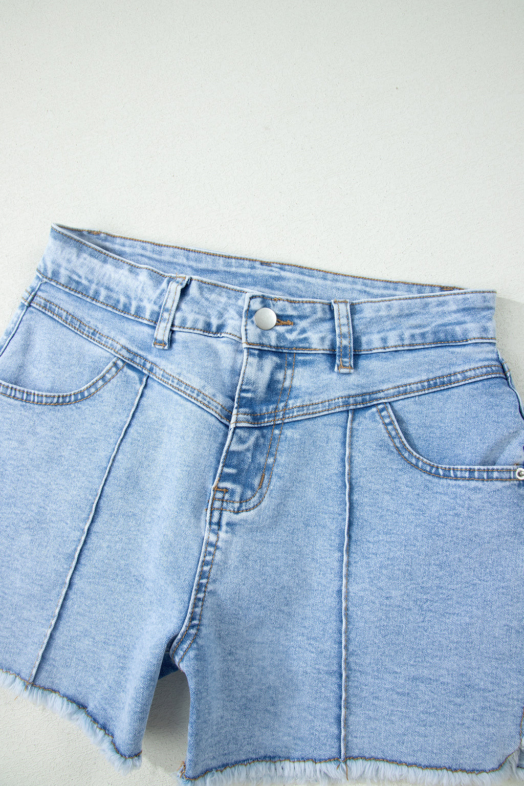 Short en jean taille haute effiloché — Bleu myosotis délavé