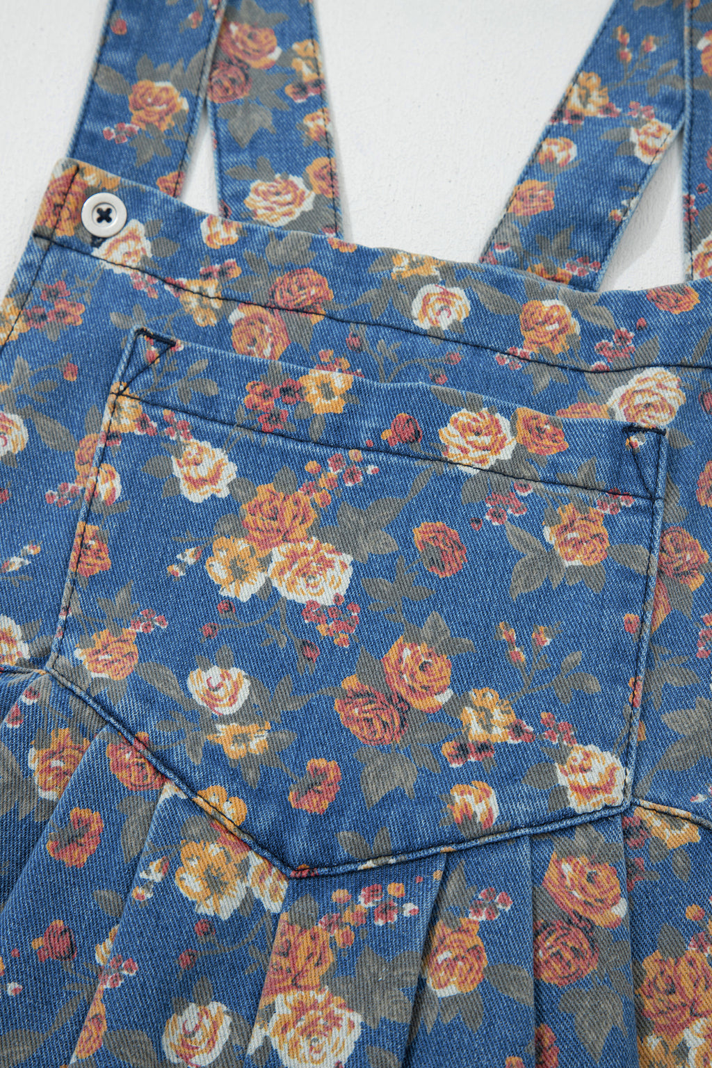 Combinaison salopette ample en jean plissé à imprimé rose vintage
