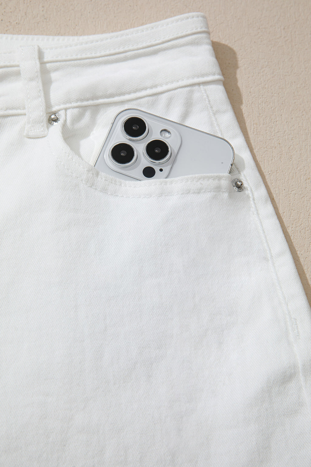 Jean blanc uni — Coupe jambes larges & taille mi-haute