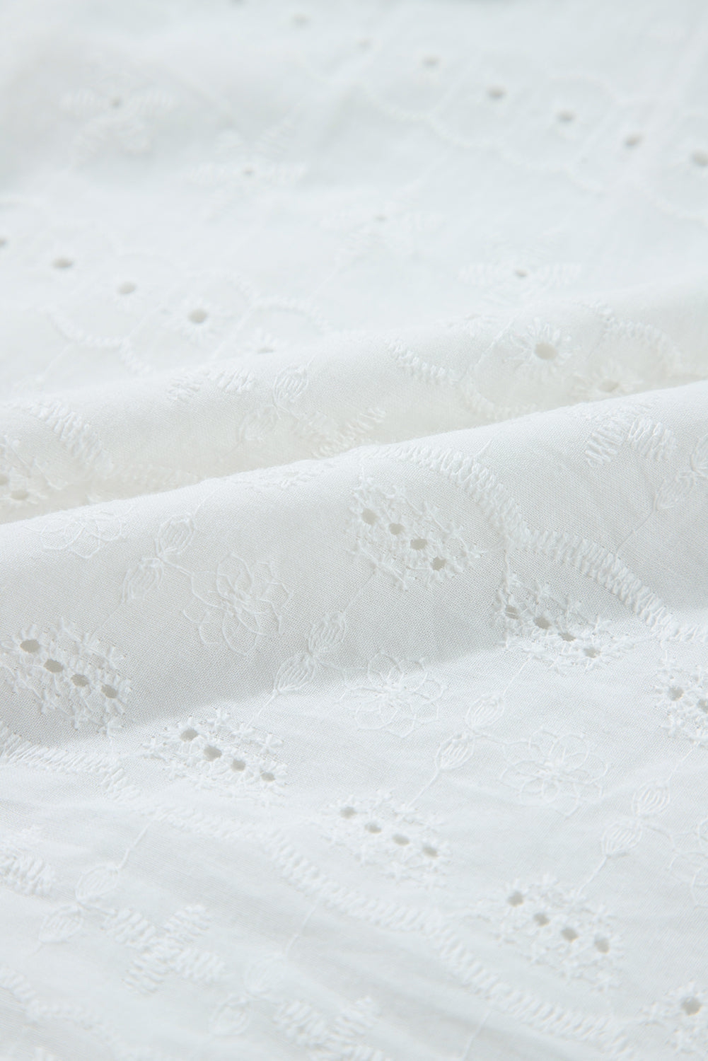 Chemisier Blanc à Col en Dentelle et Manches Papillon — Œillets