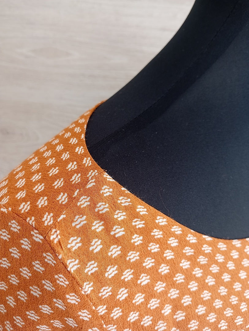 Belle robe Hartford manches courtes taille L - Orange/marron - Très bon état - 100% viscose