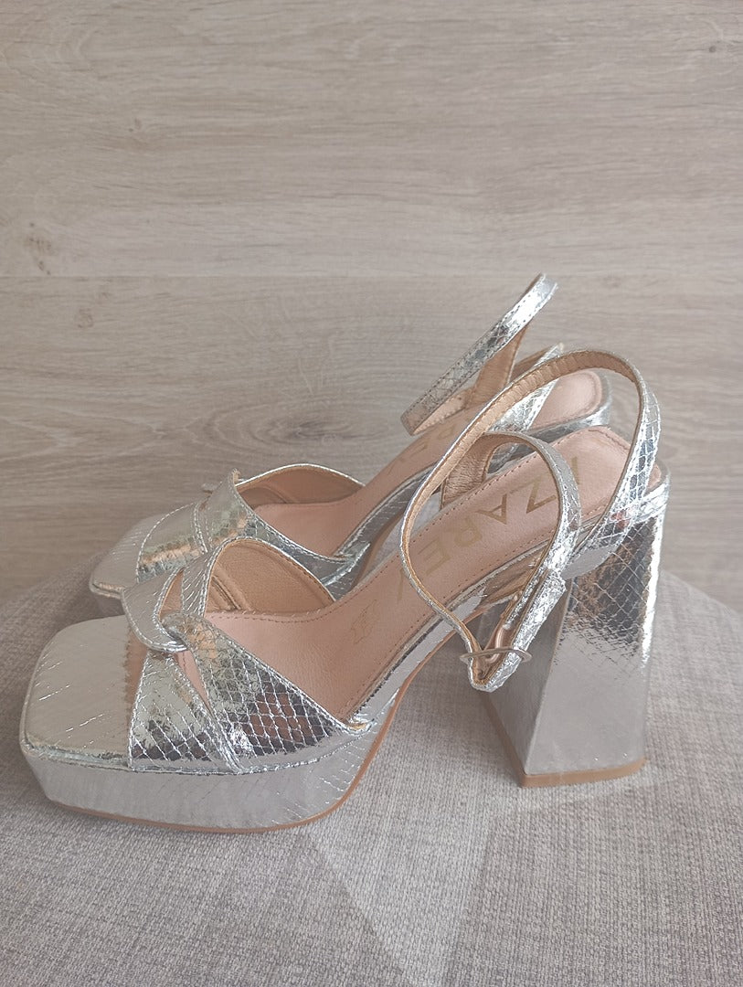 Chaussures à talons carrés femme Alzarey taille 36 - très bon état - argentées
