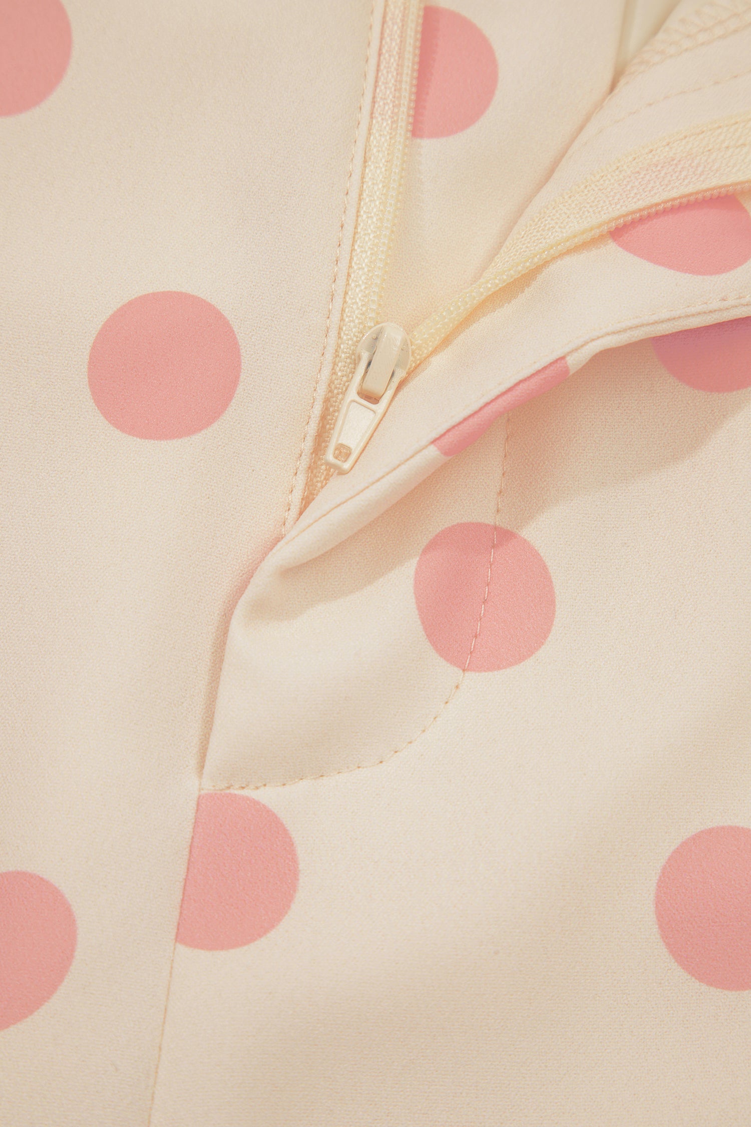 Pantalon à pois – coupe droite taille mi-haute