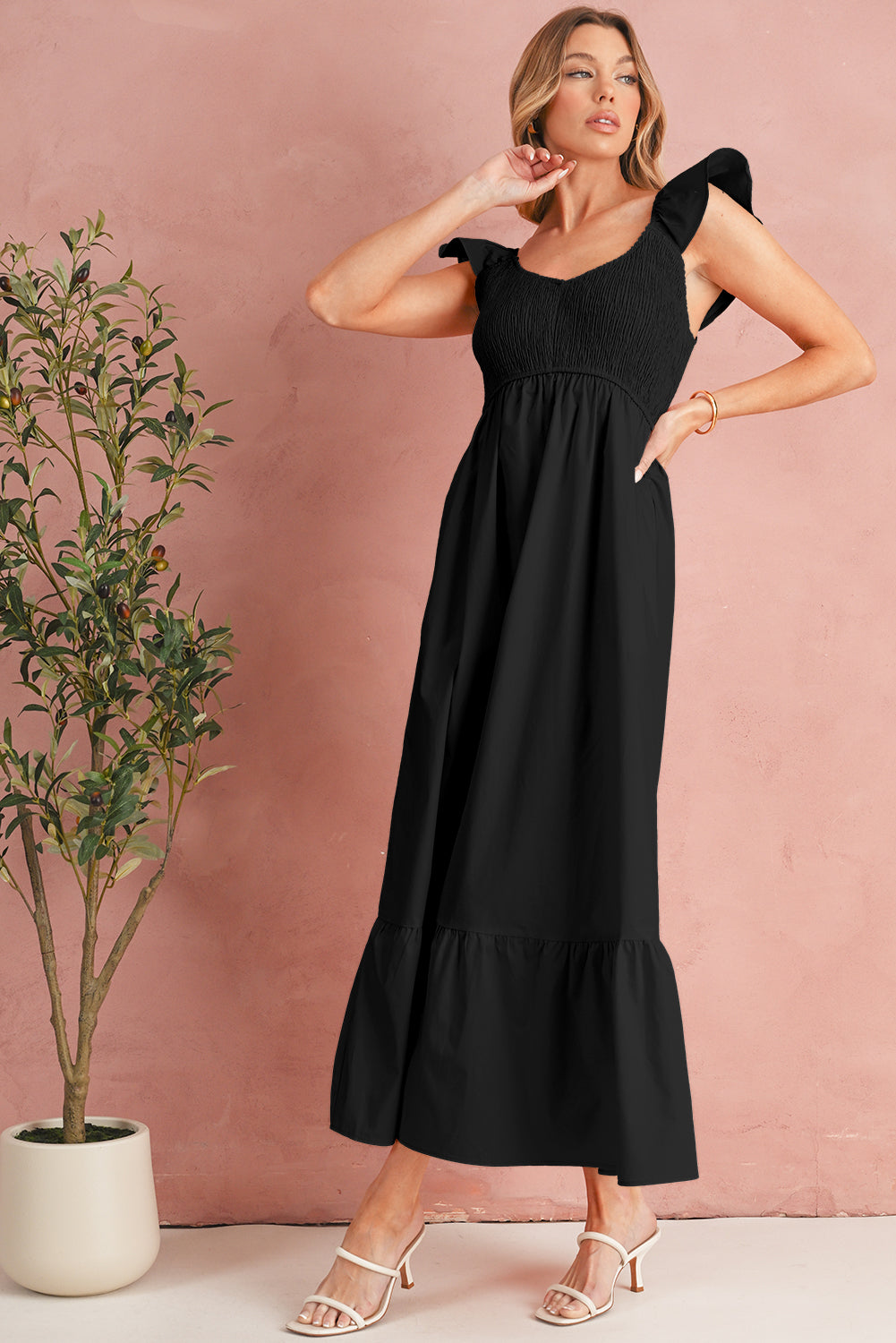Robe longue à col V, corsage smocké et manches papillon