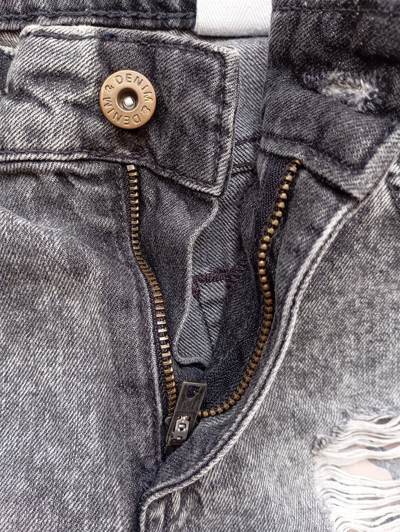 Joli short en jean H&m taille S - Gris en très bon état