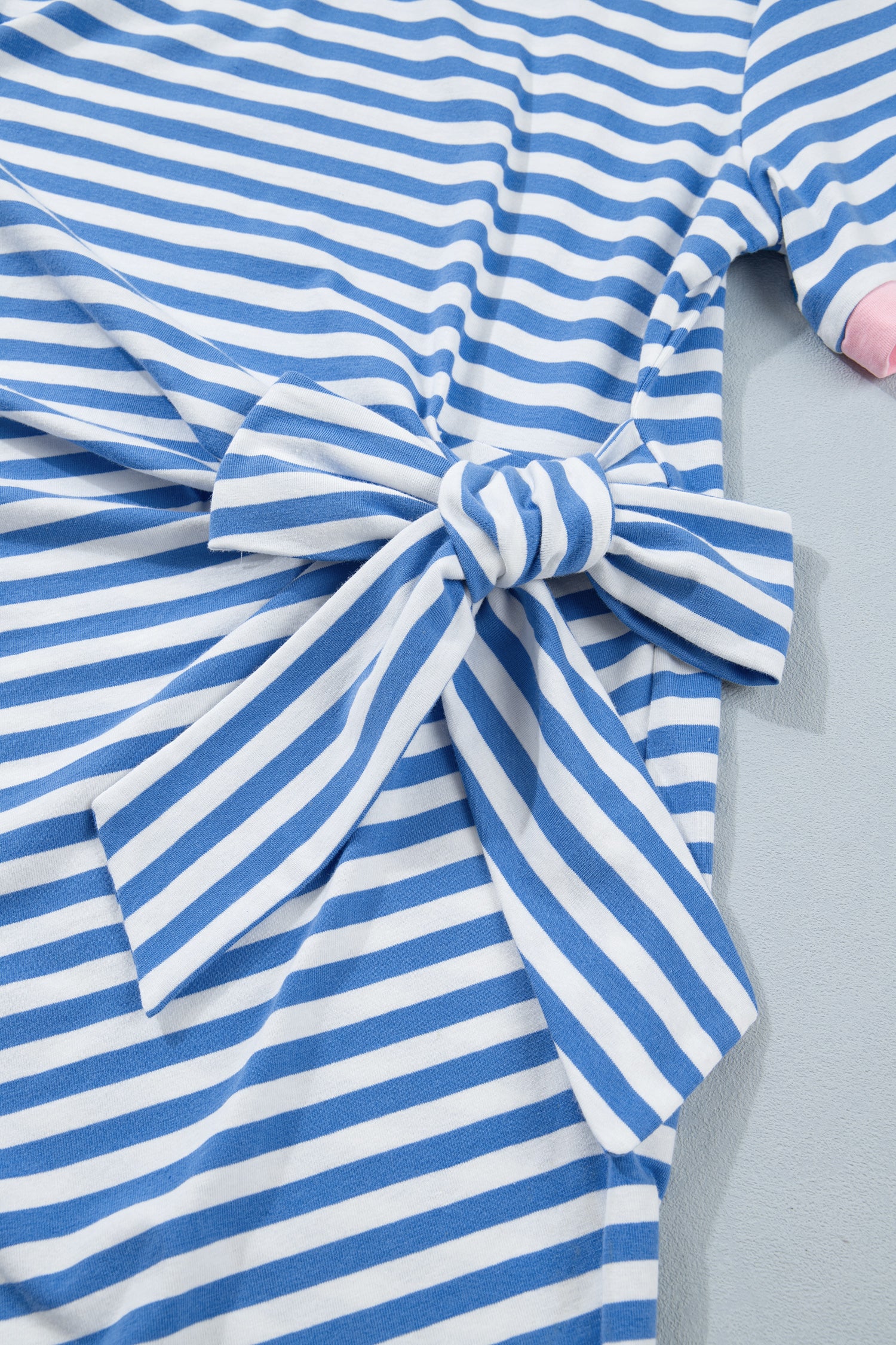 Robe T-shirt Mini Marinière – Rayures Bleu Ciel & Blanc, Nœud