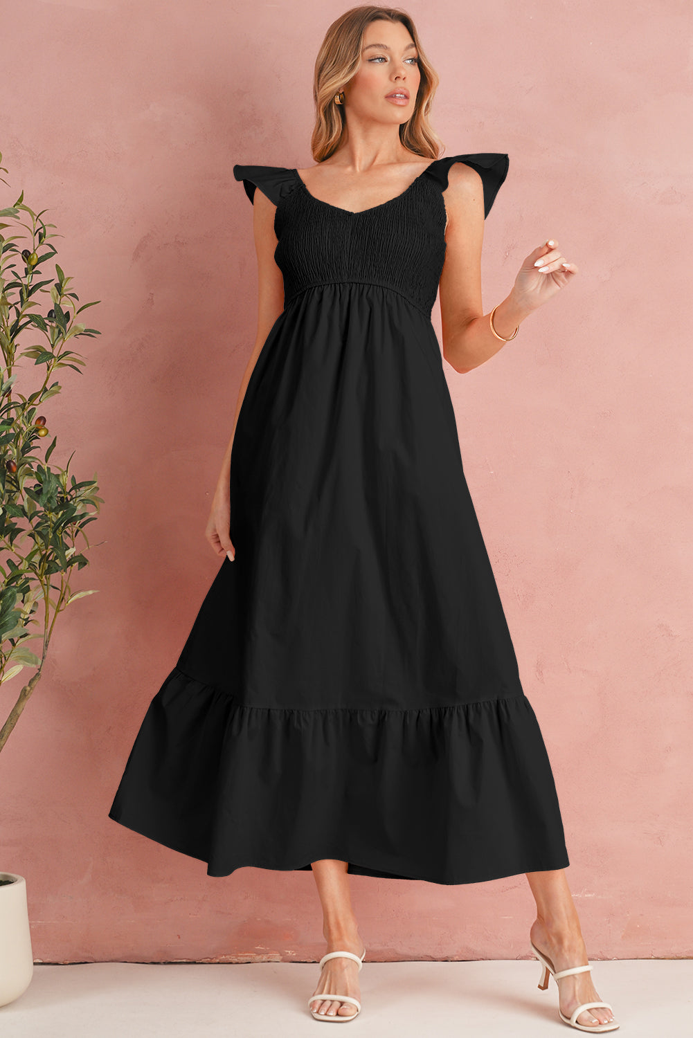 Robe longue à col V, corsage smocké et manches papillon