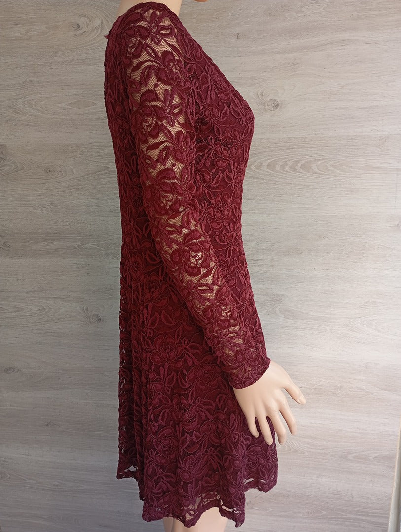 Robe Vila - M - Bordeaux - Très bon état - manches longues - Dentelle